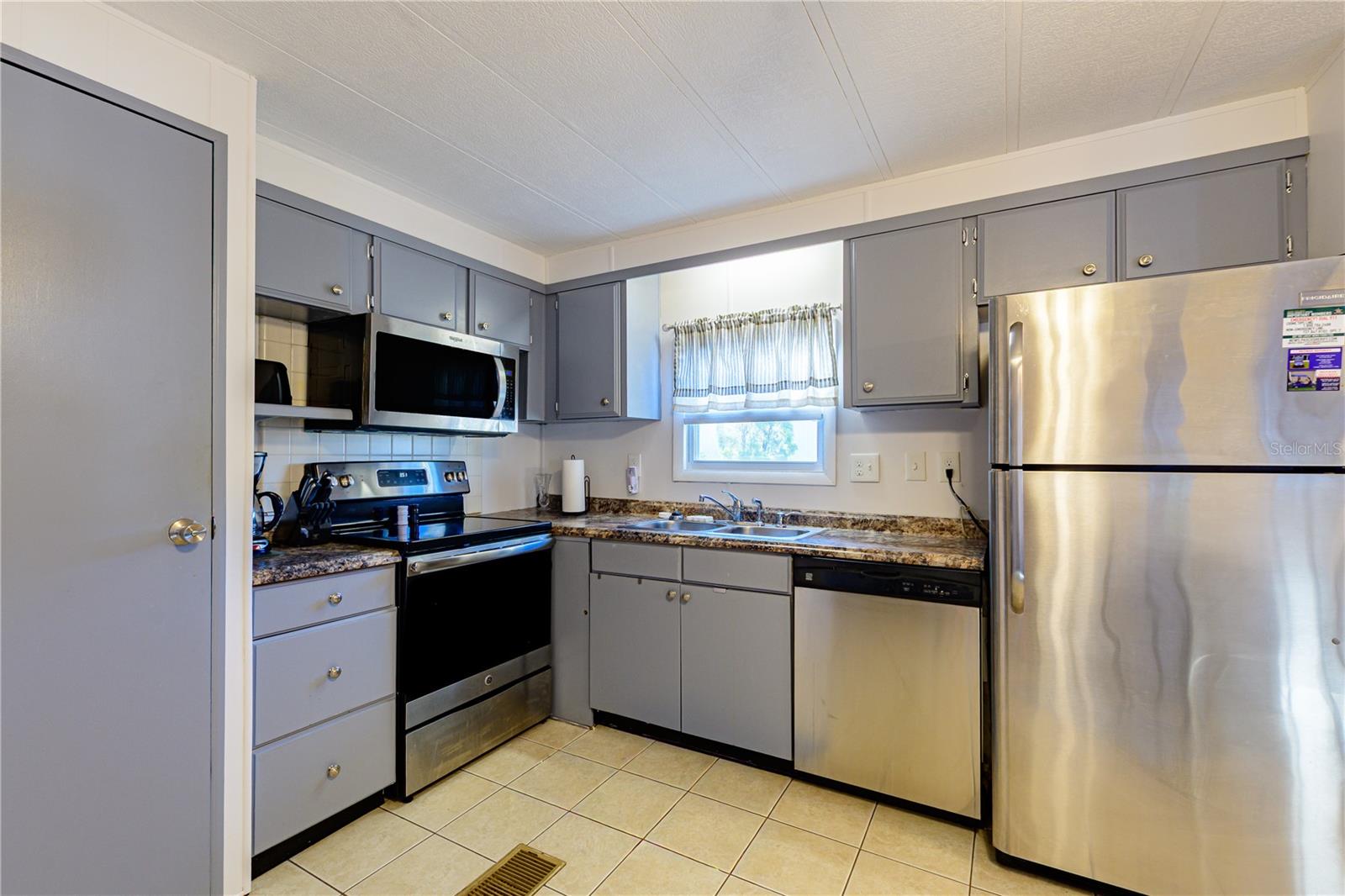 Image 13 of 48 For 36708 Niles Drive