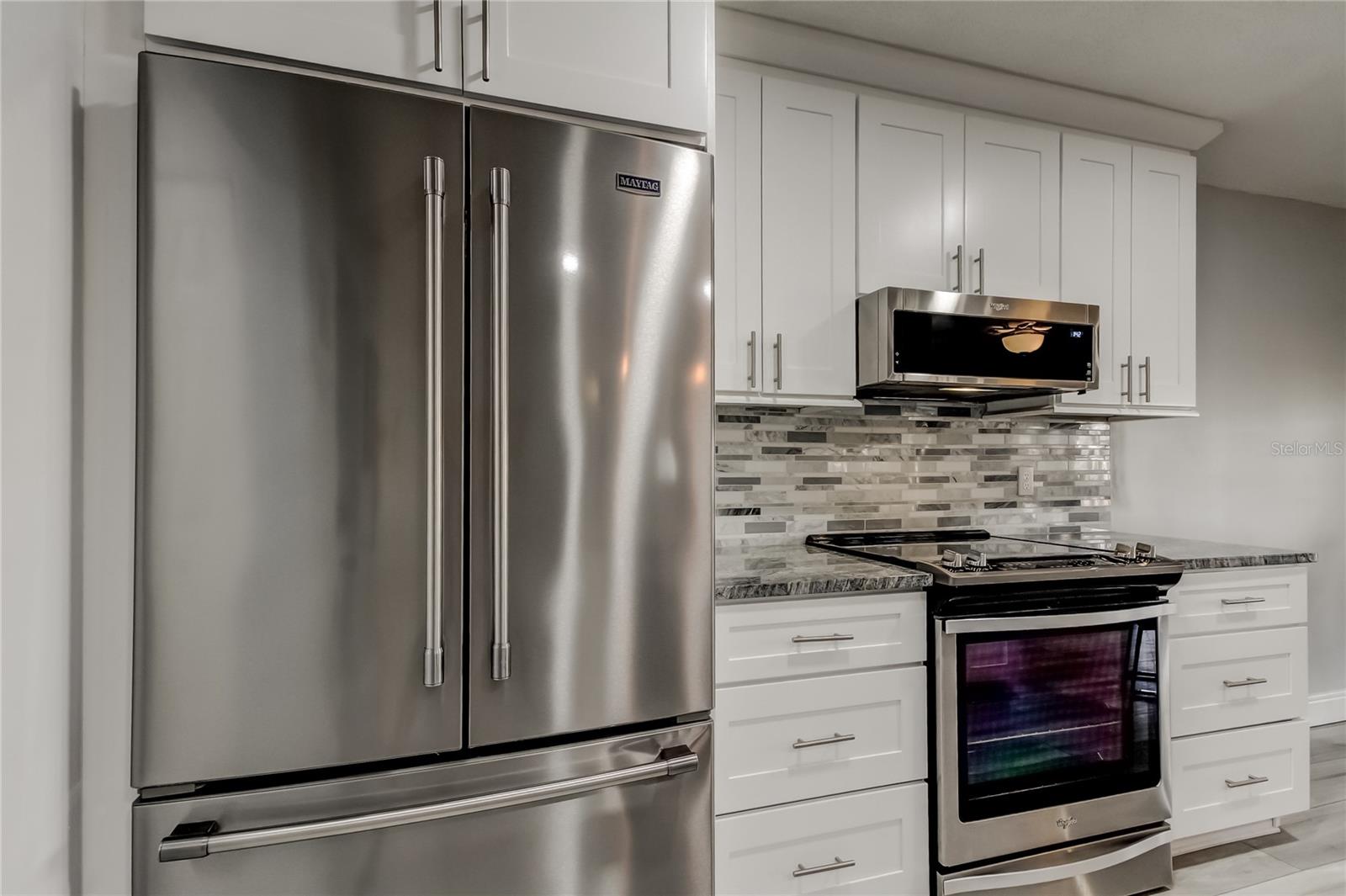 Image 11 of 33 For 6566 Green Valley Drive 6565