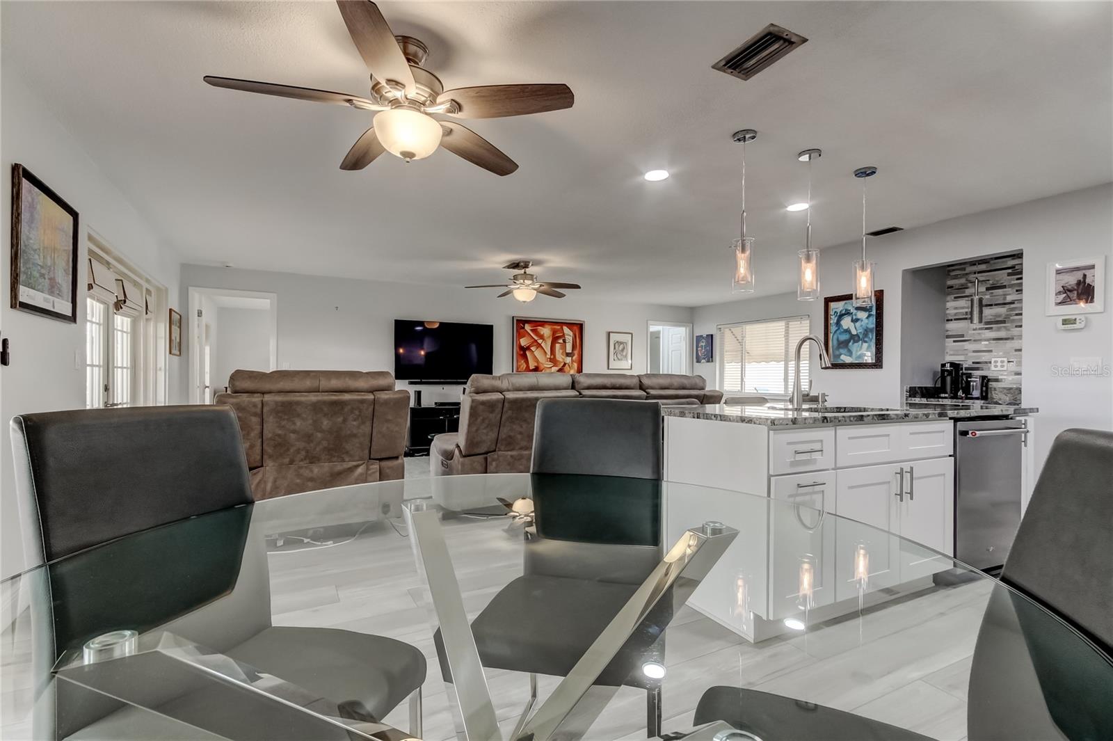 Image 17 of 33 For 6566 Green Valley Drive 6565