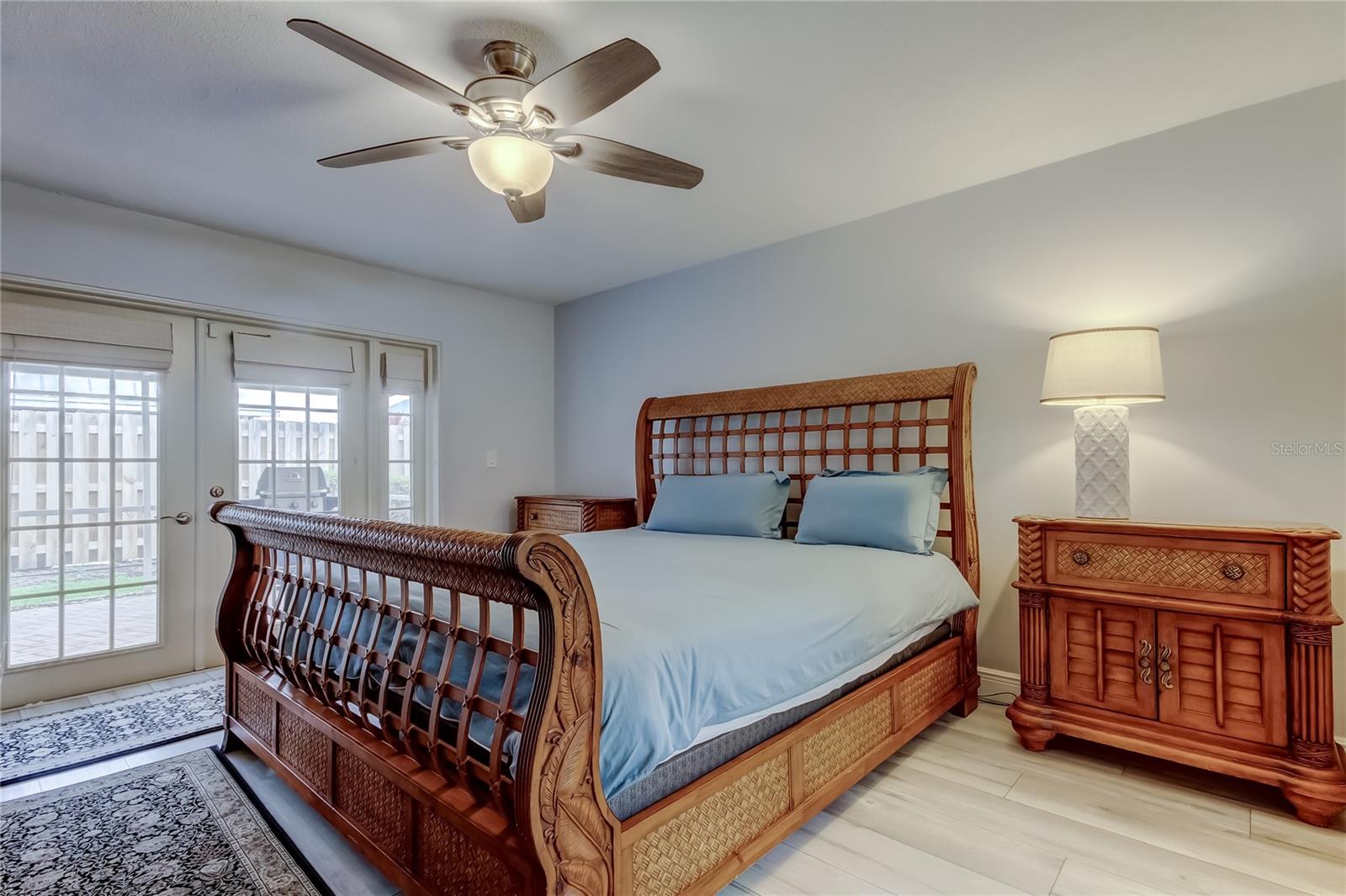 Image 19 of 33 For 6566 Green Valley Drive 6565