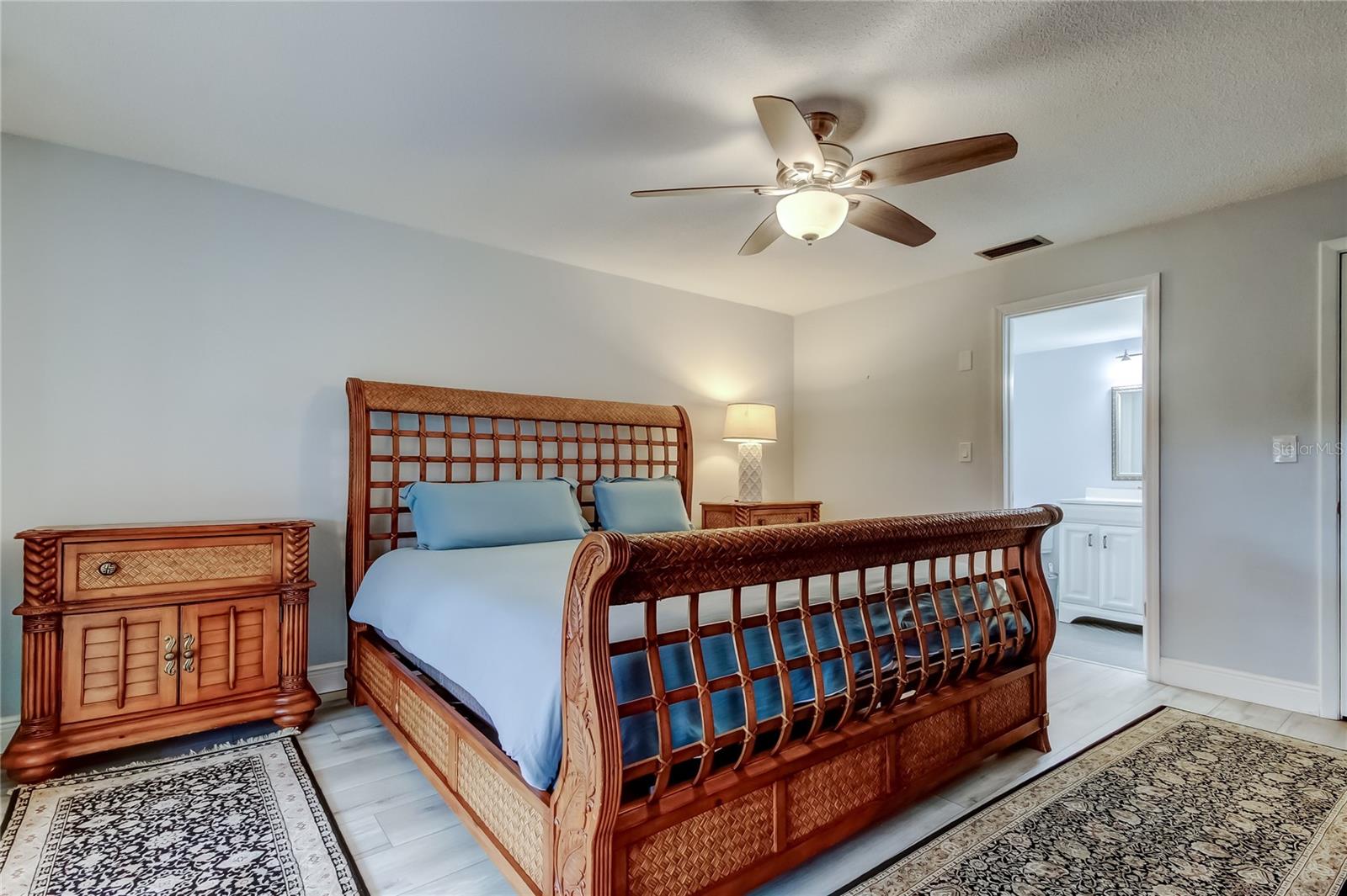 Image 23 of 33 For 6566 Green Valley Drive 6565