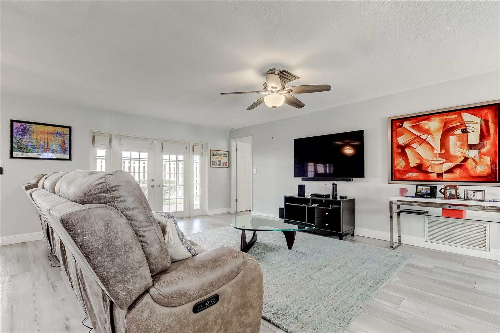 Image 4 of 33 For 6566 Green Valley Drive 6565