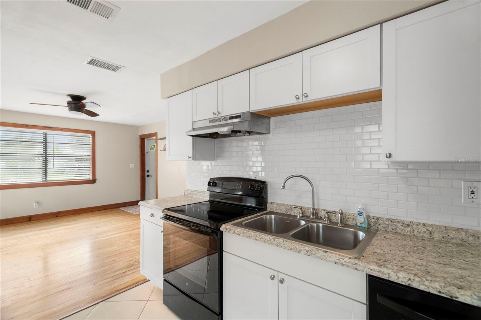 Image 10 of 31 For 4021 10th Avenue N