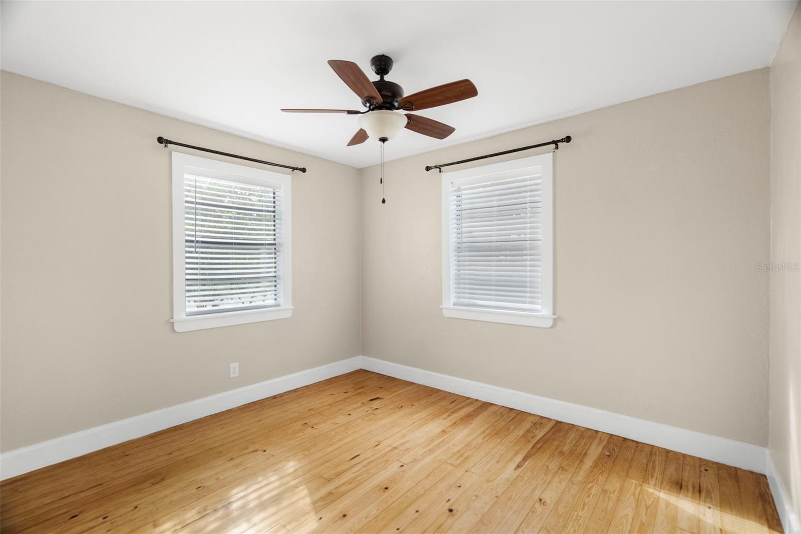 Image 13 of 31 For 4021 10th Avenue N