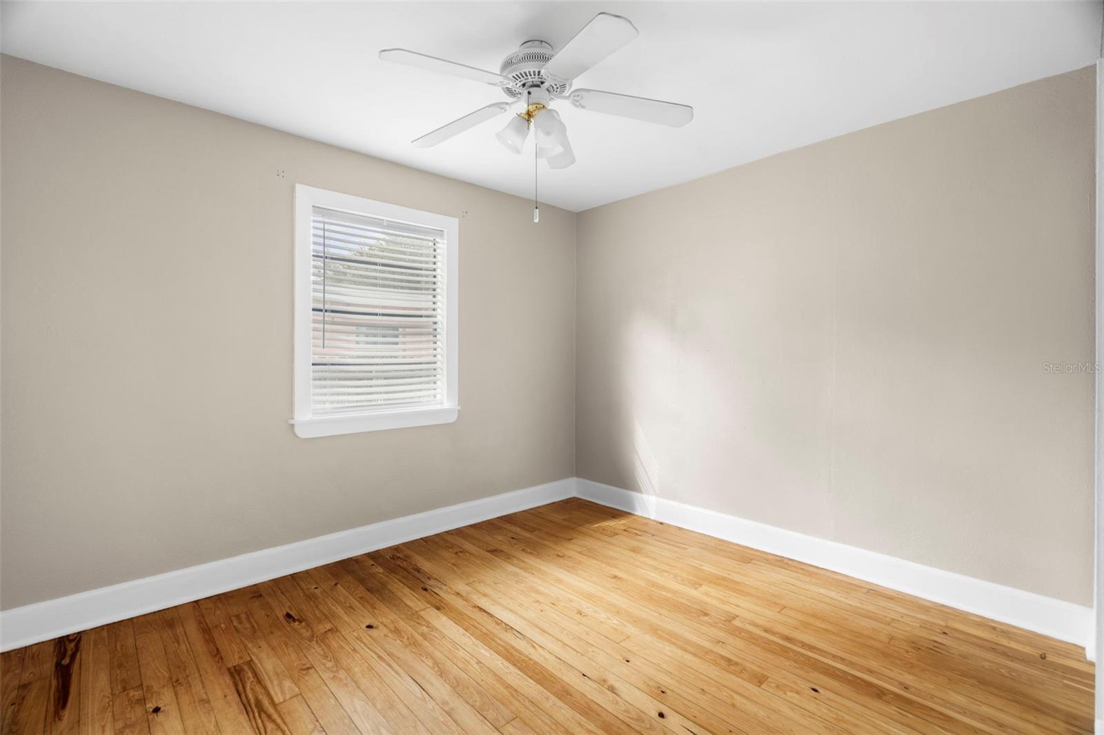 Image 15 of 31 For 4021 10th Avenue N