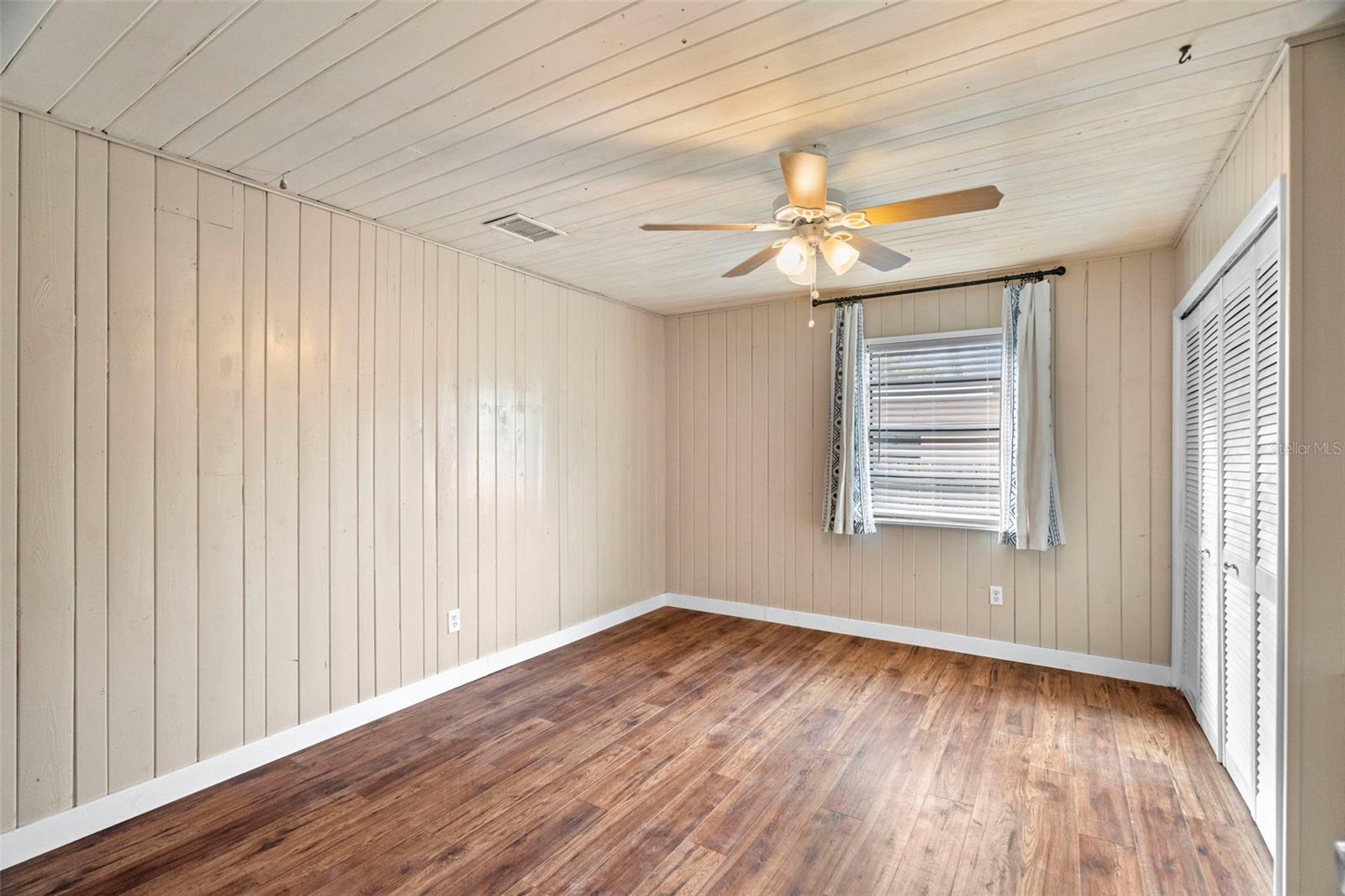 Image 16 of 31 For 4021 10th Avenue N