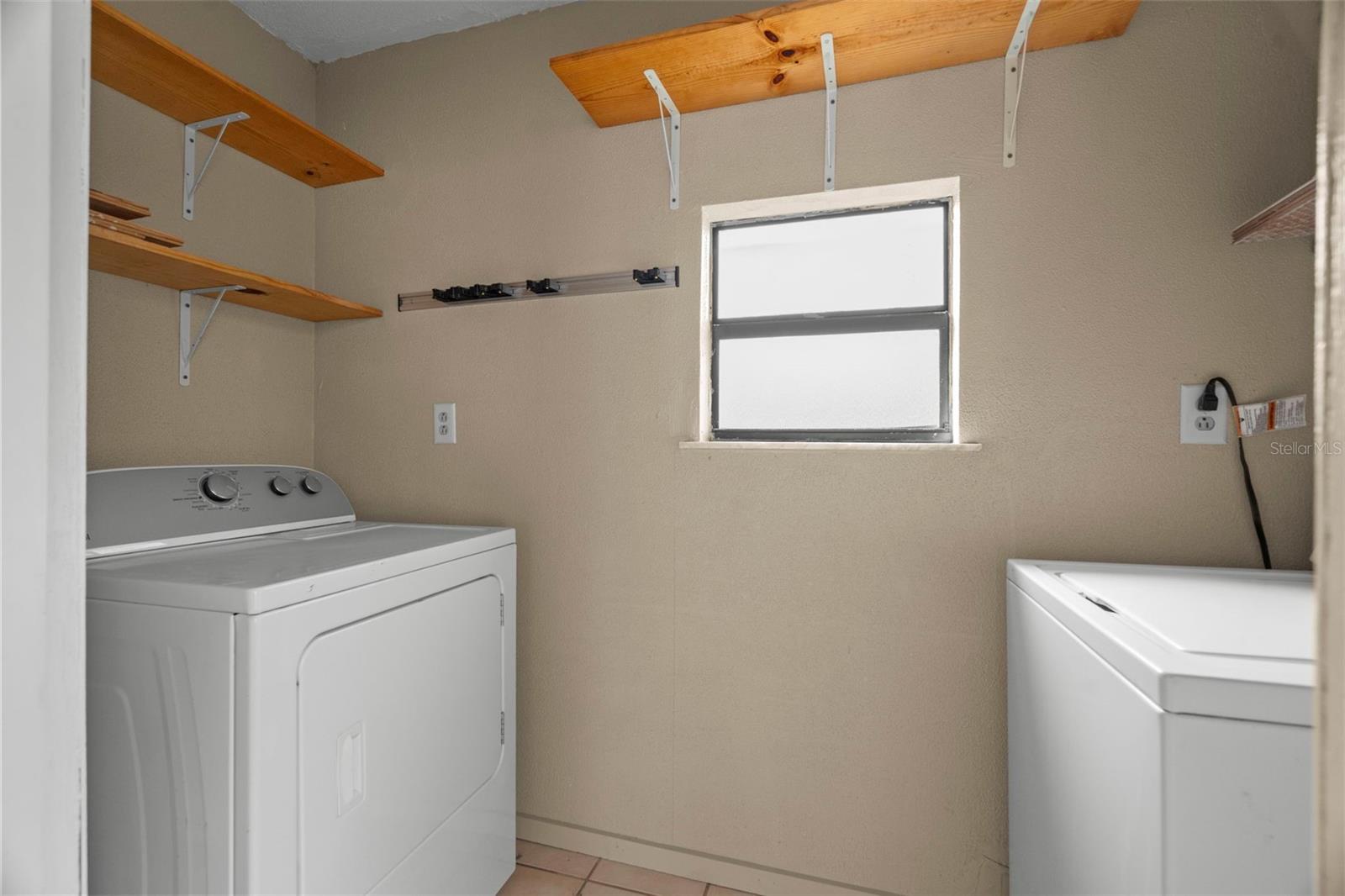 Image 22 of 31 For 4021 10th Avenue N