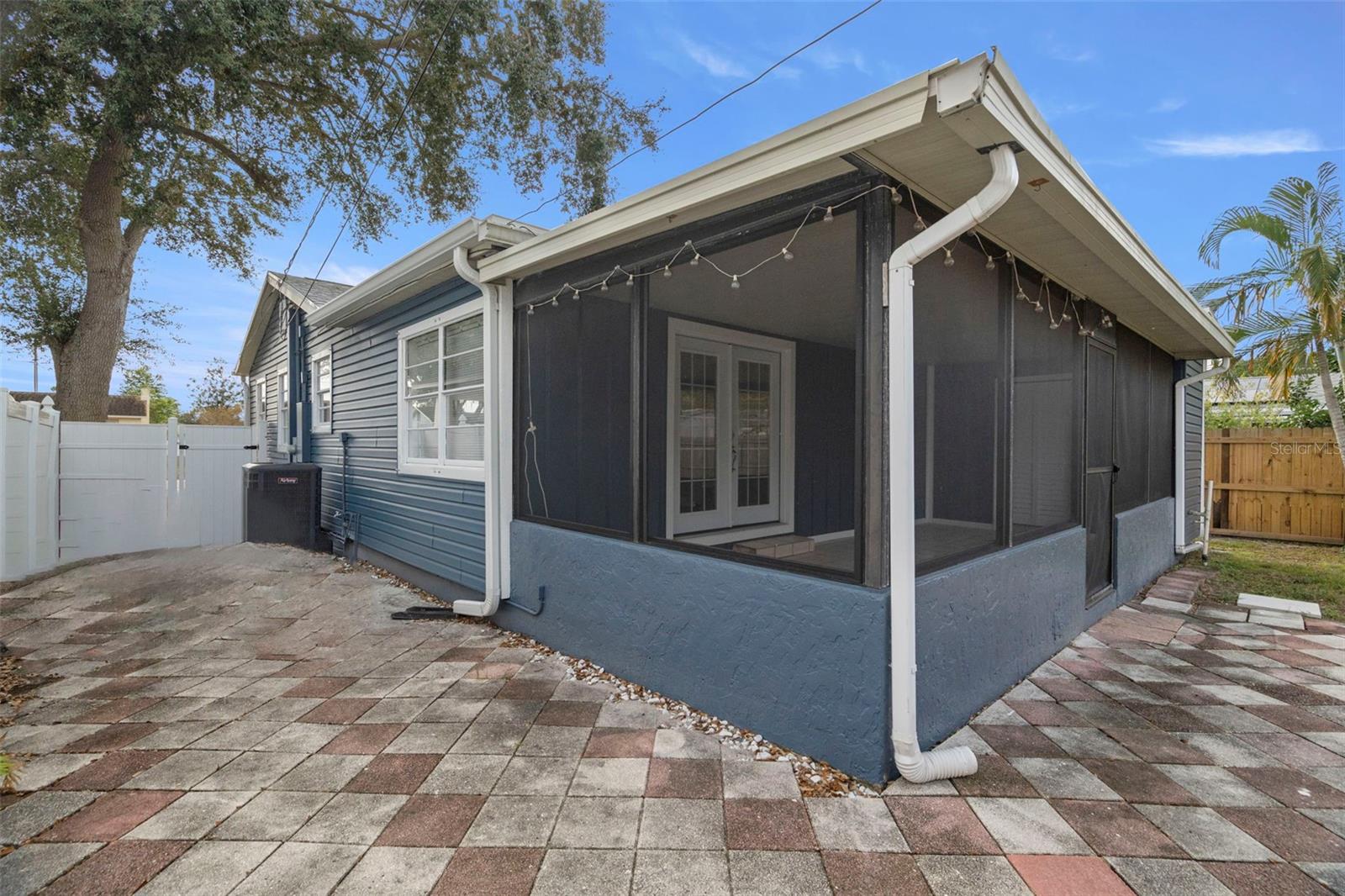 Image 26 of 31 For 4021 10th Avenue N