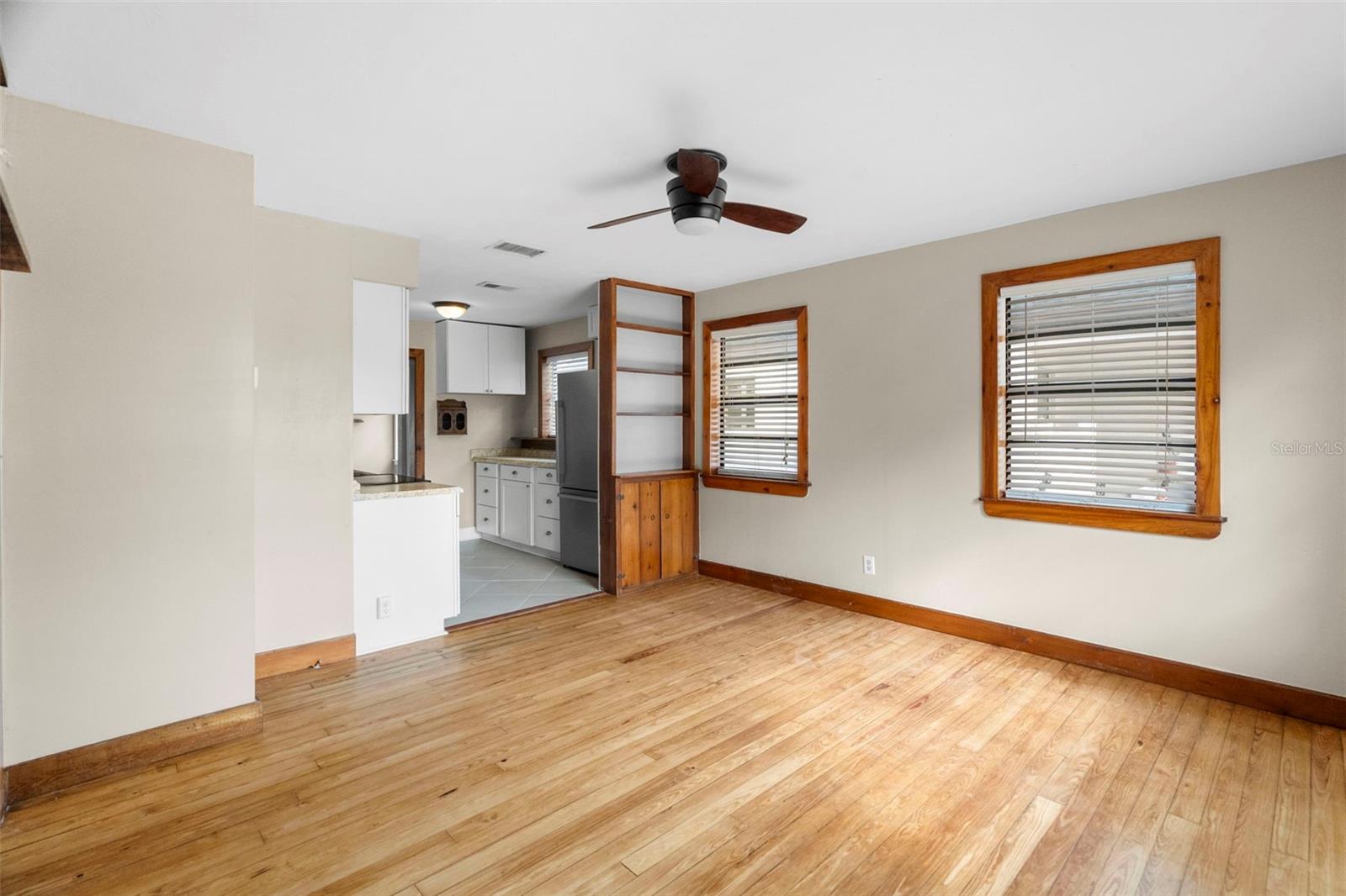 Image 5 of 31 For 4021 10th Avenue N