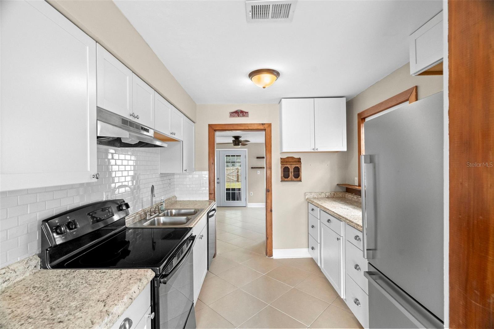 Image 7 of 31 For 4021 10th Avenue N