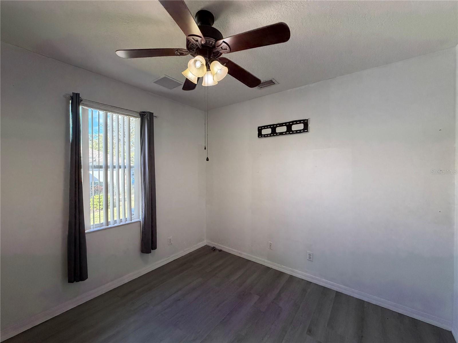 Image 14 of 17 For 503 Montara Drive