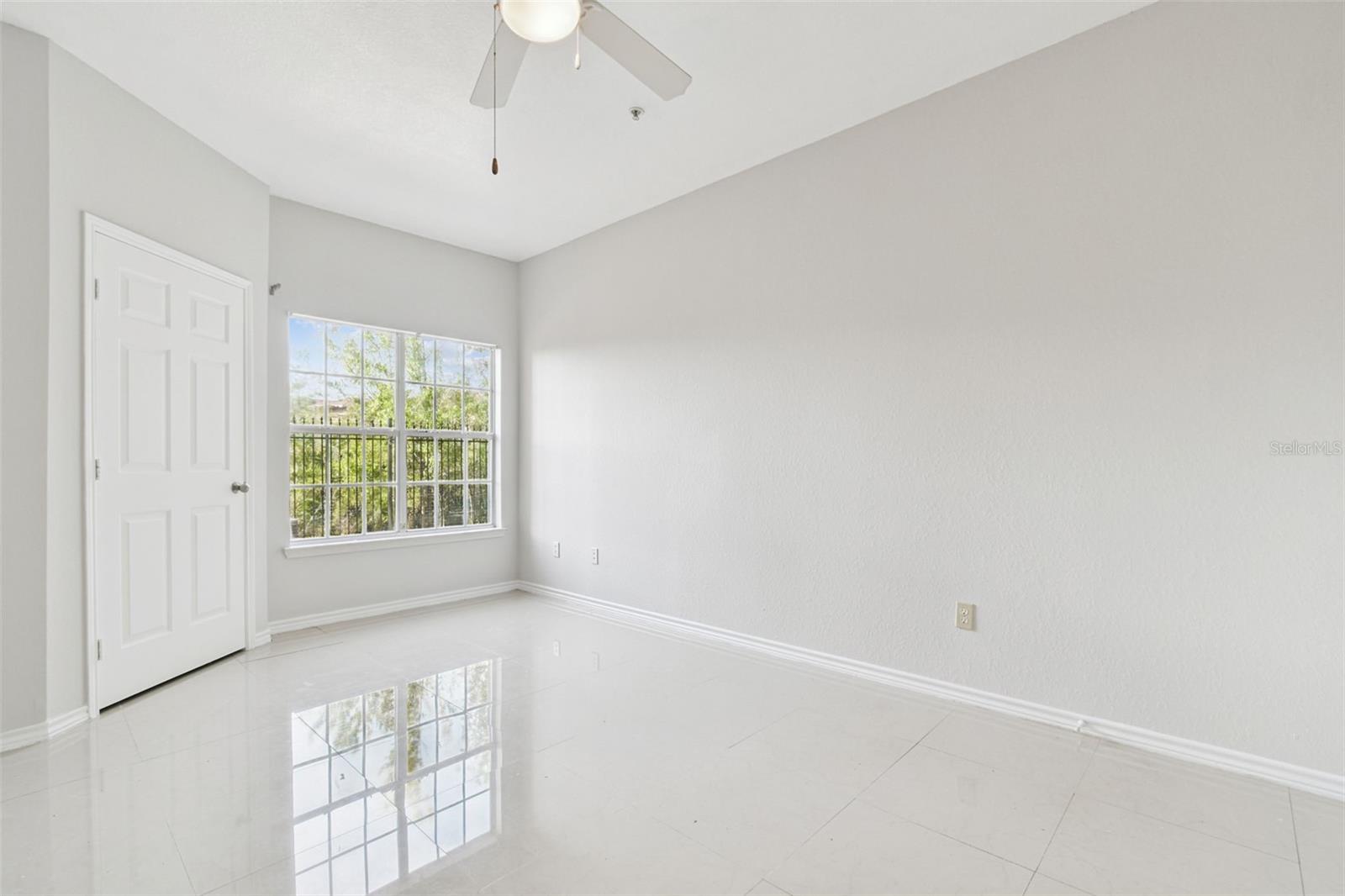 Image 16 of 27 For 4304 Bayside Village Drive 103