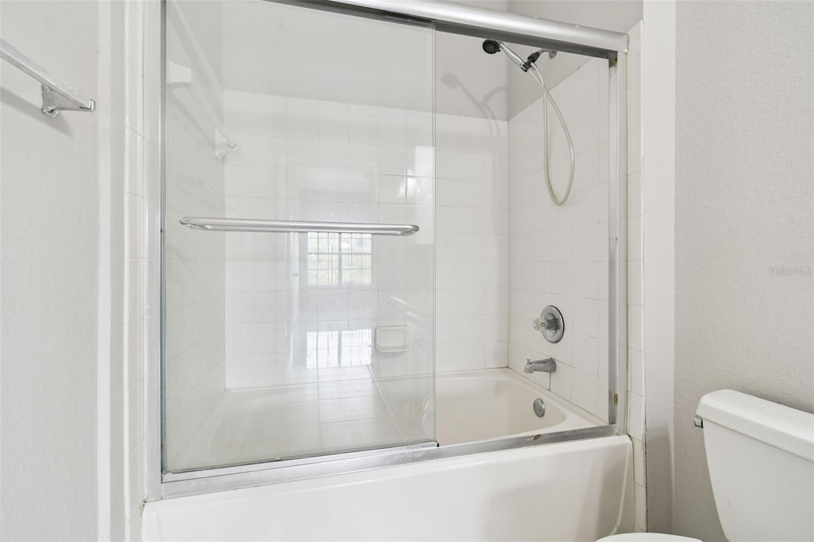 Image 19 of 27 For 4304 Bayside Village Drive 103