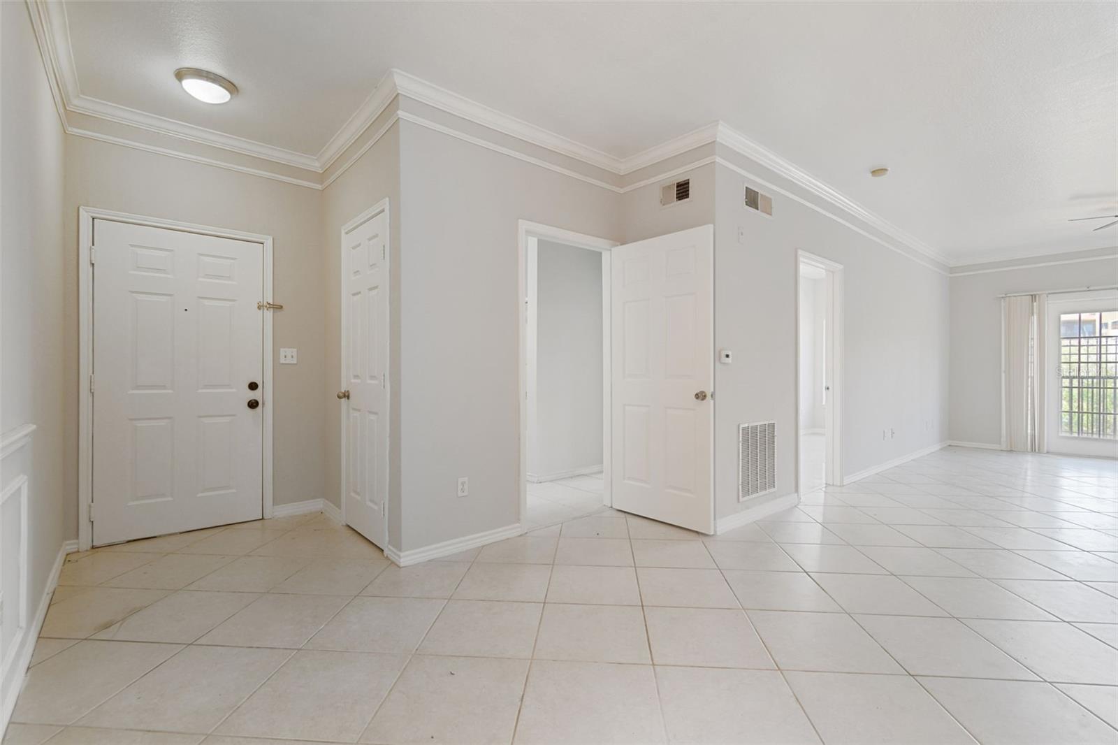 Image 5 of 27 For 4304 Bayside Village Drive 103