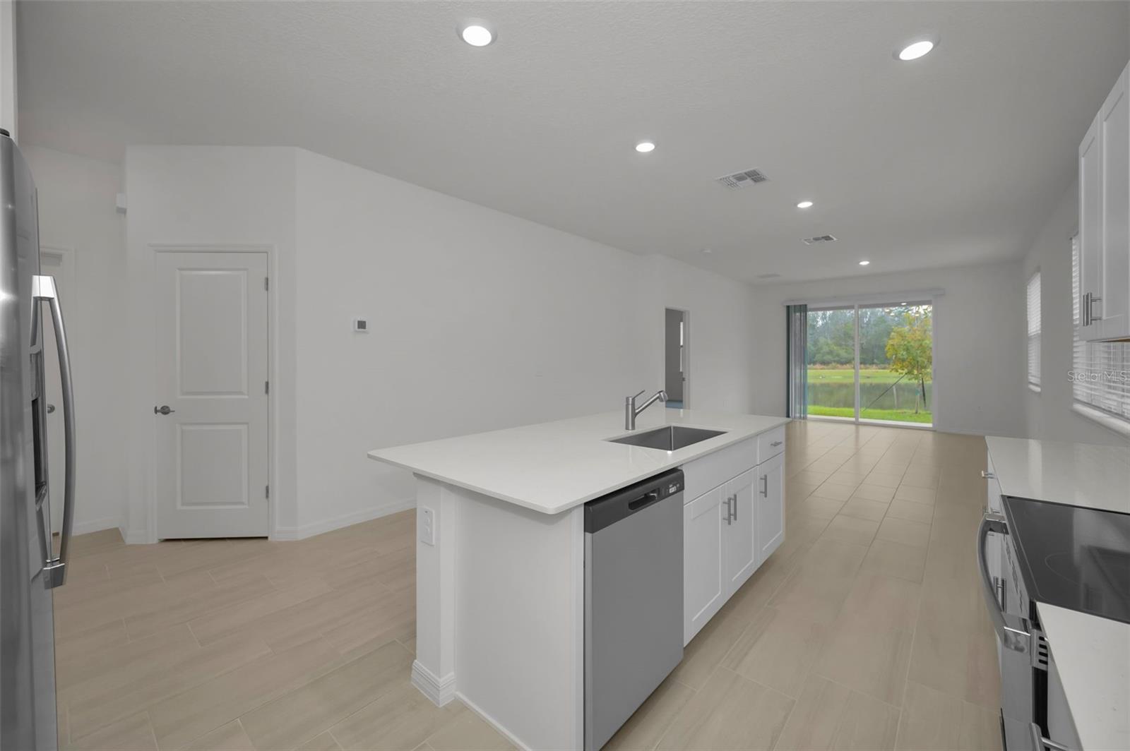 Image 12 of 34 For 18200 Pleasantview Boulevard