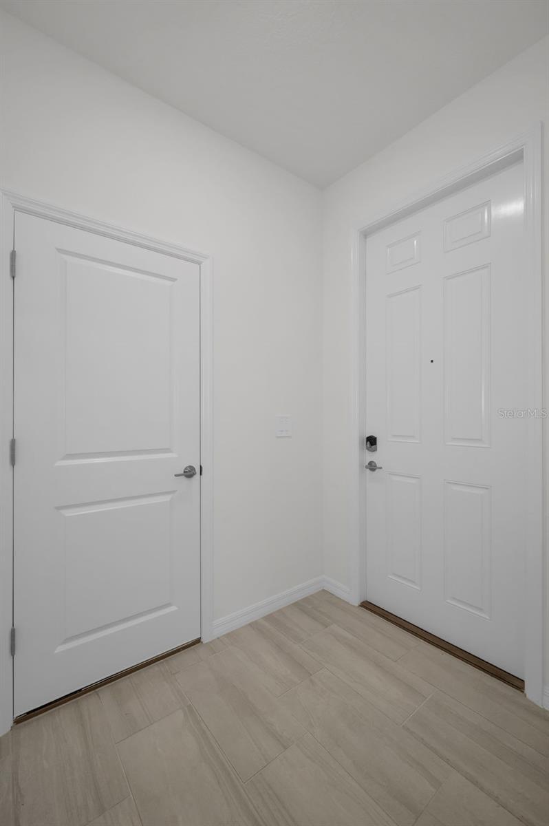 Image 14 of 34 For 18200 Pleasantview Boulevard