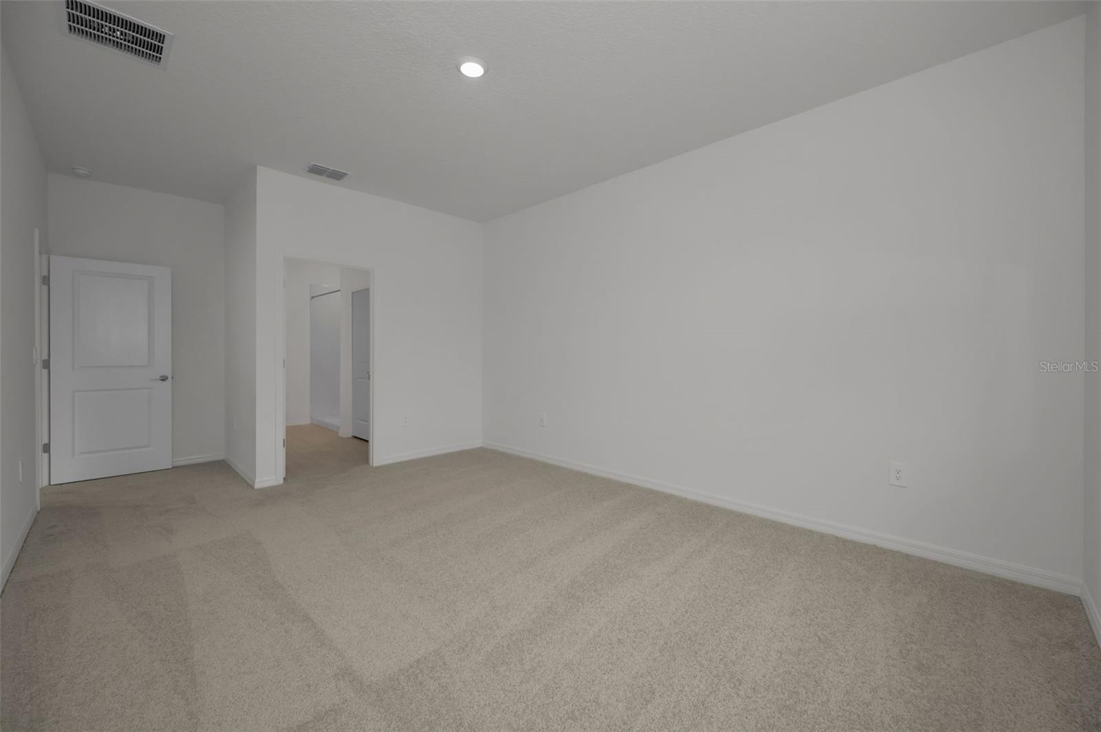 Image 15 of 34 For 18200 Pleasantview Boulevard