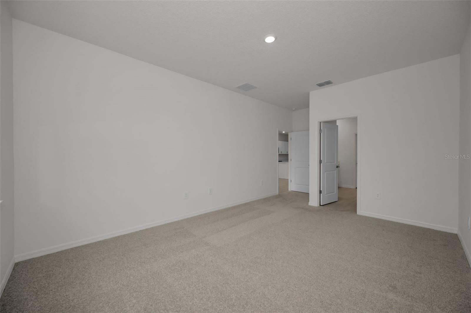 Image 16 of 34 For 18200 Pleasantview Boulevard