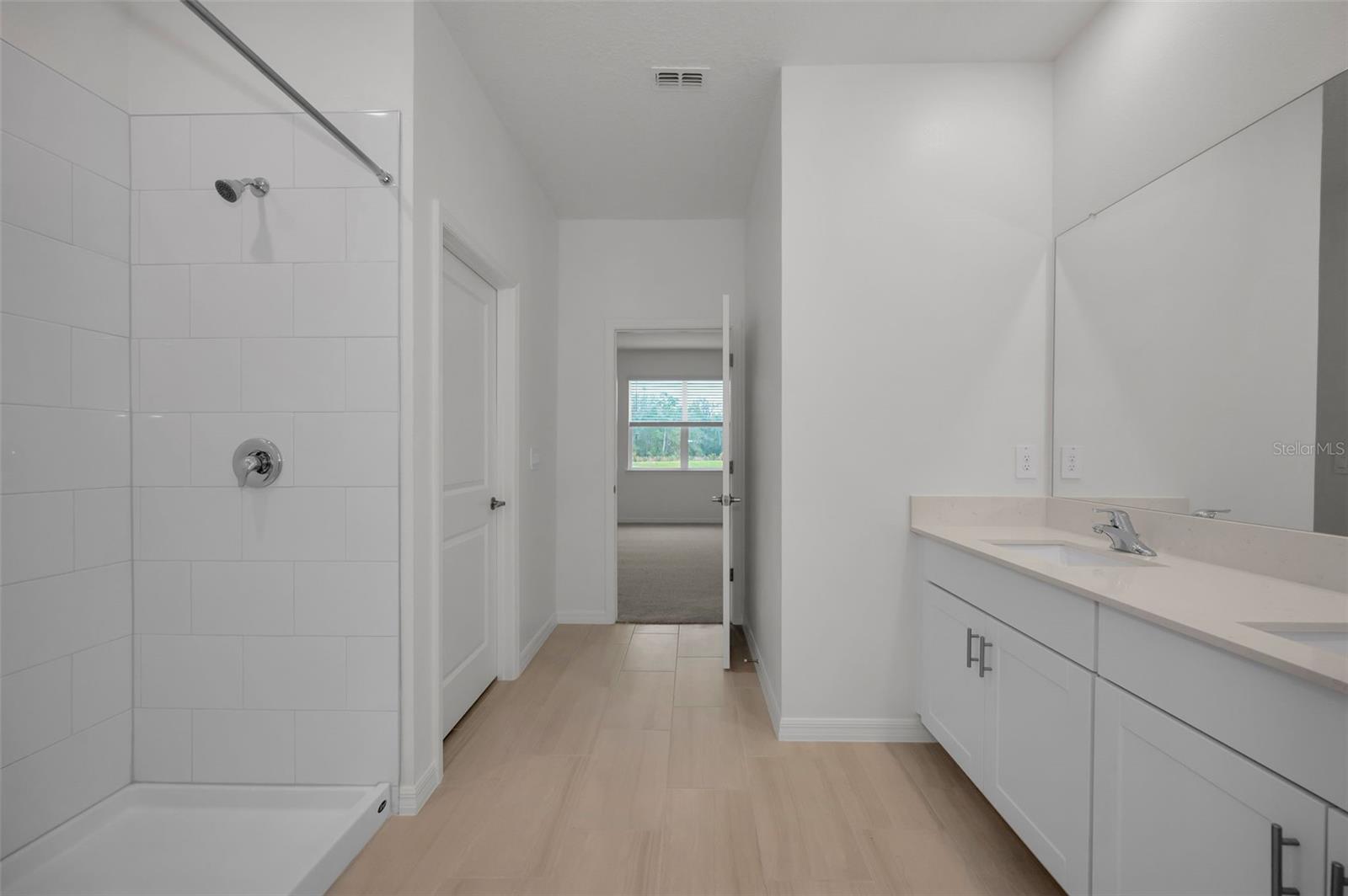 Image 19 of 34 For 18200 Pleasantview Boulevard