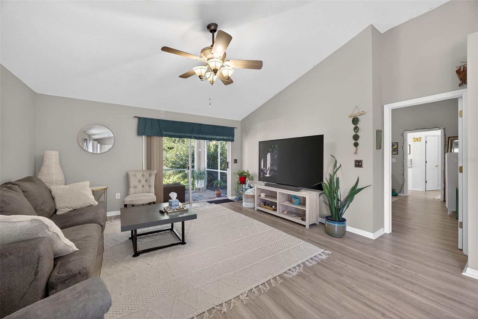 Listing photo id 8 for 27644 Sugar Loaf Drive