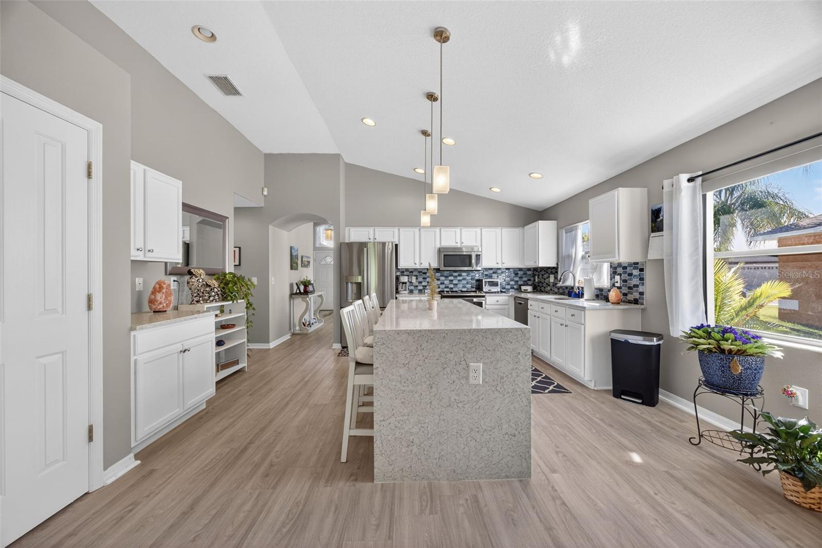 Listing photo id 9 for 27644 Sugar Loaf Drive