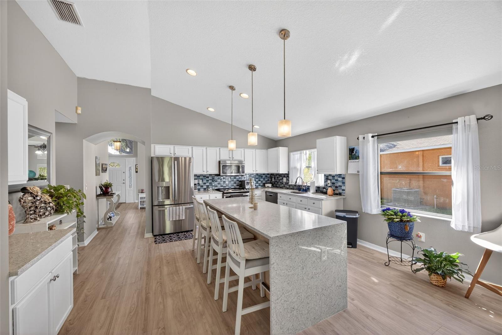 Listing photo id 10 for 27644 Sugar Loaf Drive