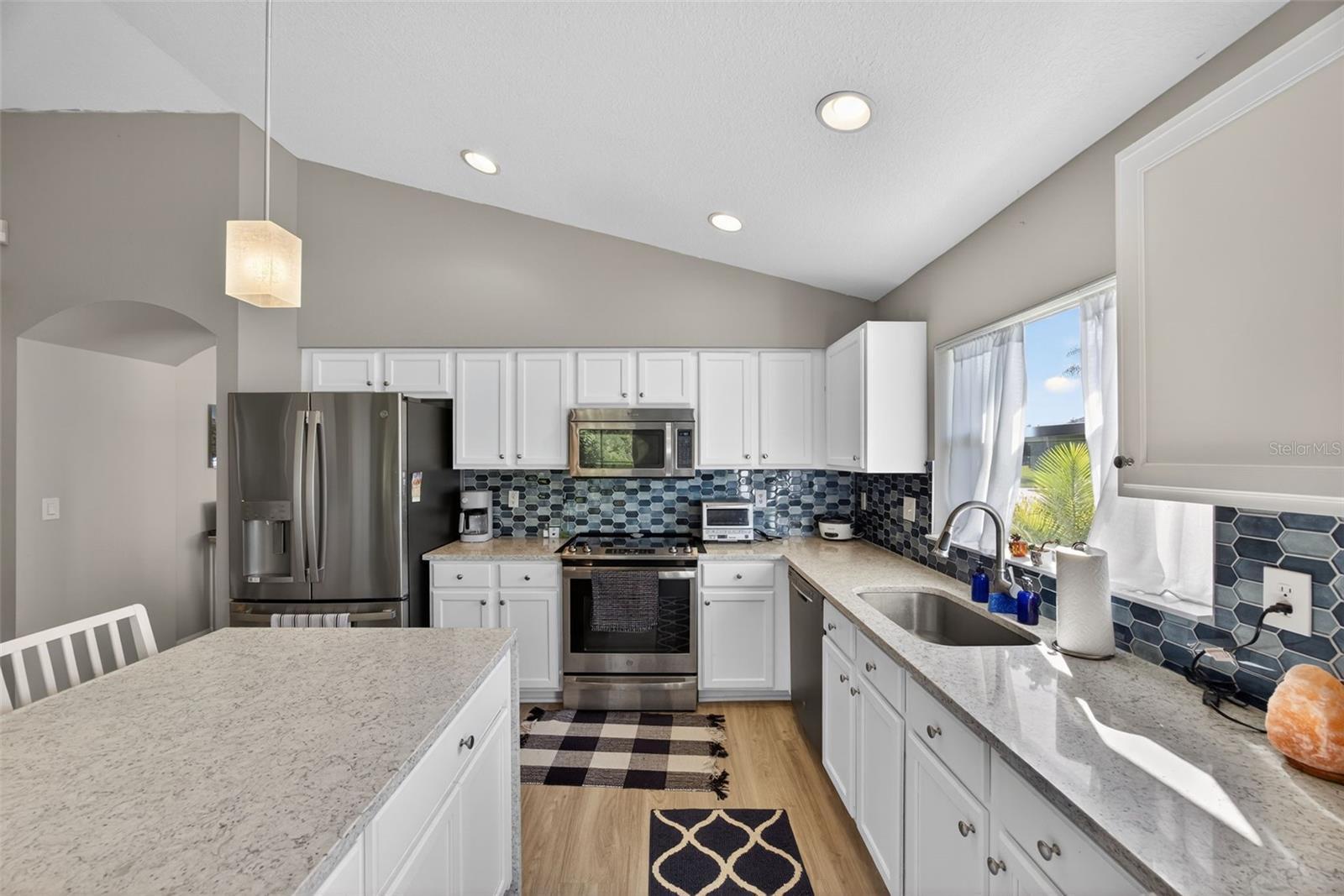 Listing photo id 12 for 27644 Sugar Loaf Drive