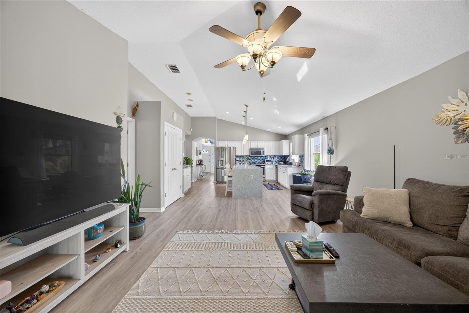 Listing photo id 14 for 27644 Sugar Loaf Drive