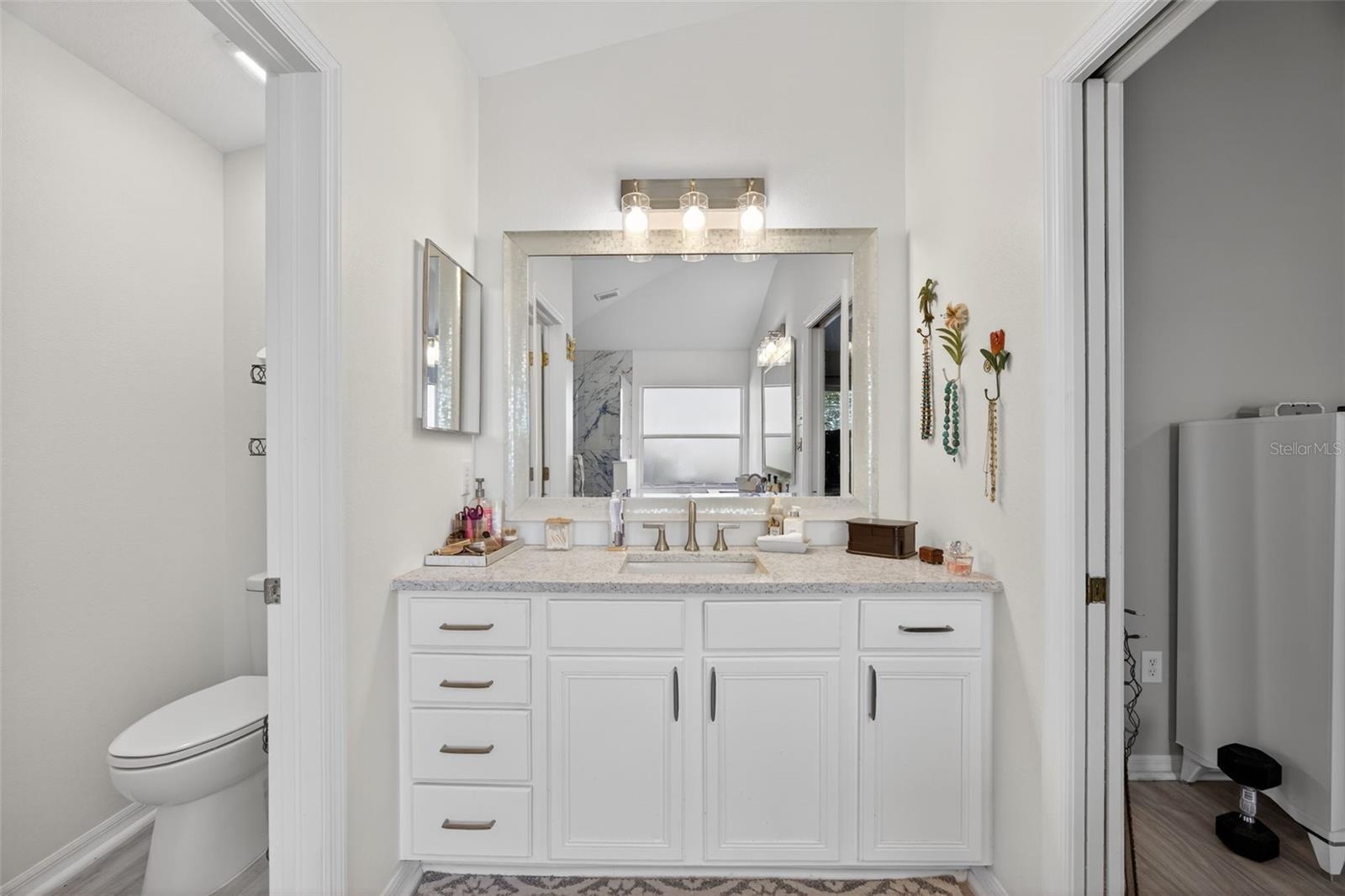 Listing photo id 18 for 27644 Sugar Loaf Drive