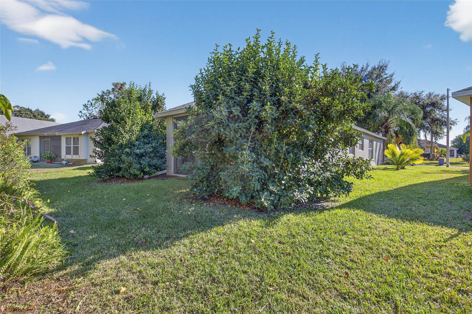 Listing photo id 27 for 27644 Sugar Loaf Drive