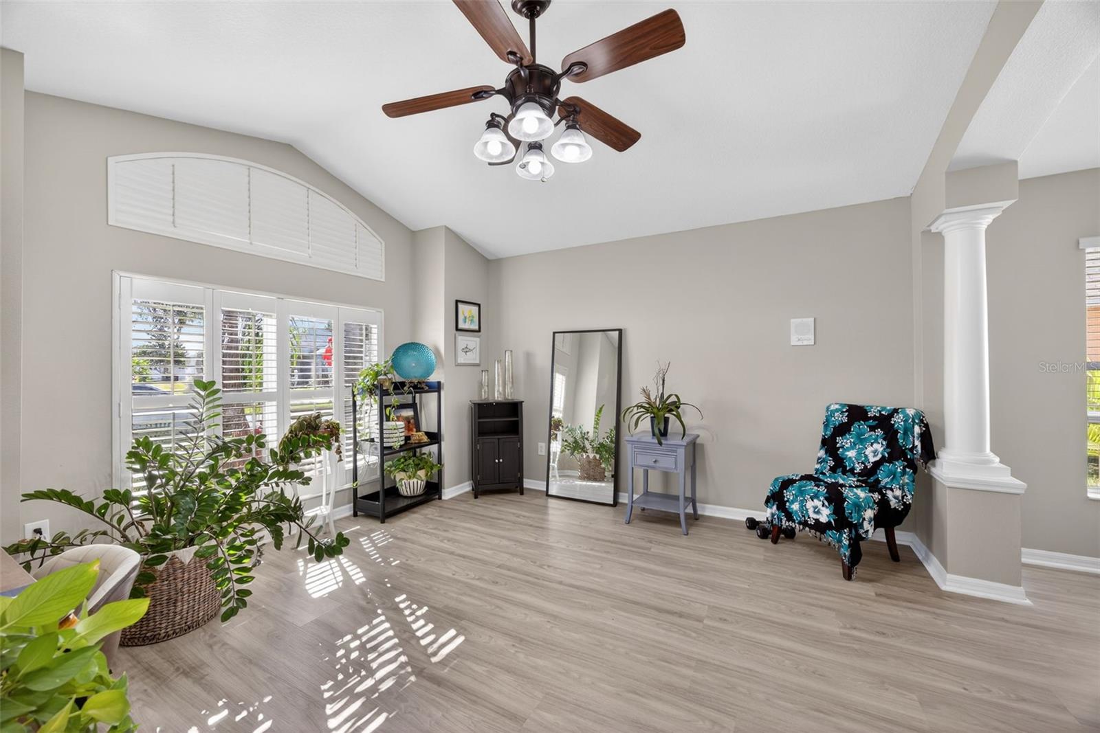 Listing photo id 4 for 27644 Sugar Loaf Drive