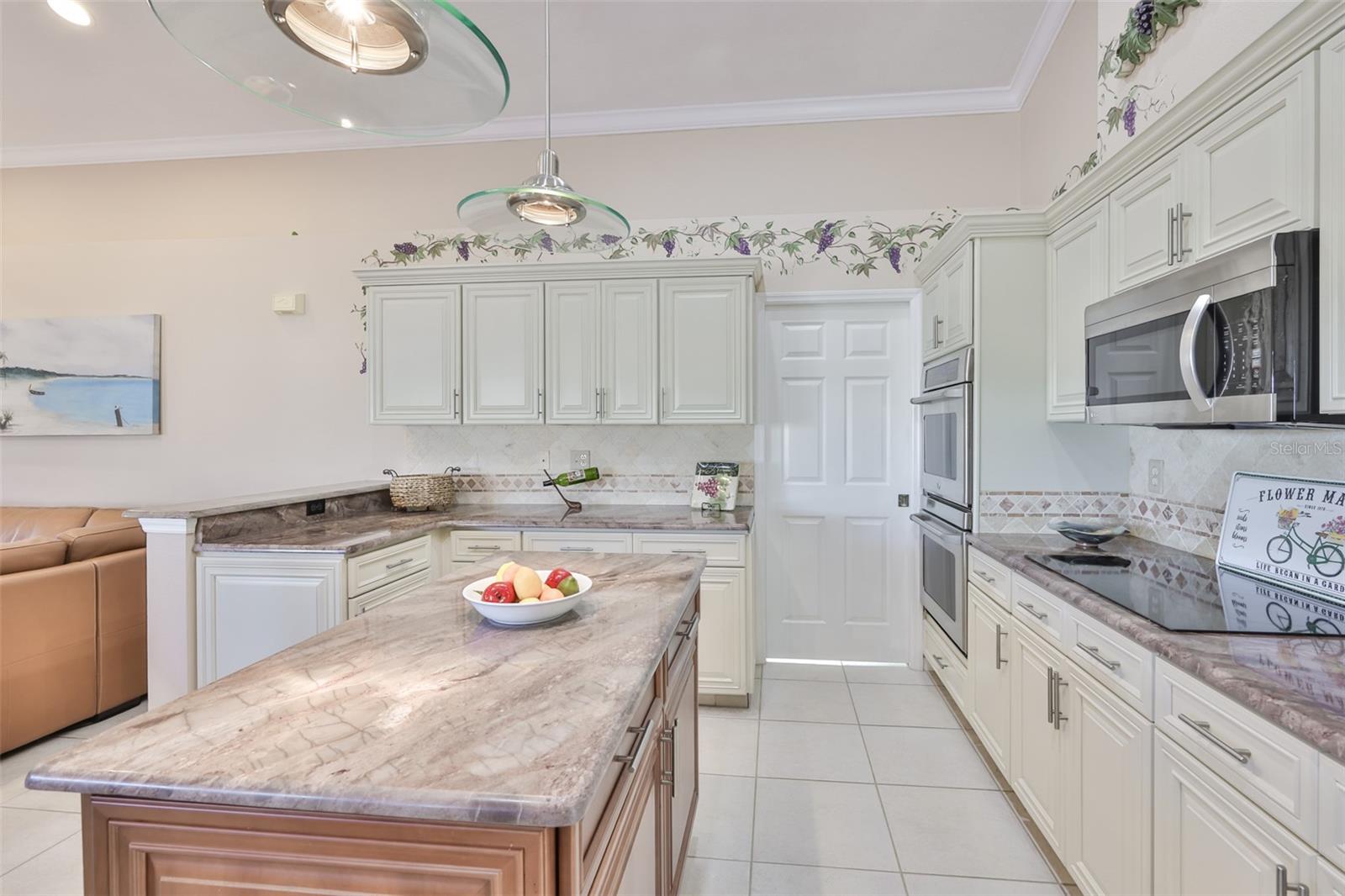 Image 16 of 65 For 2203 Platinum Drive