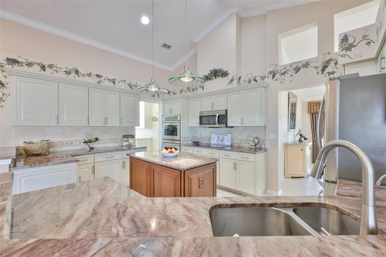 Image 18 of 65 For 2203 Platinum Drive