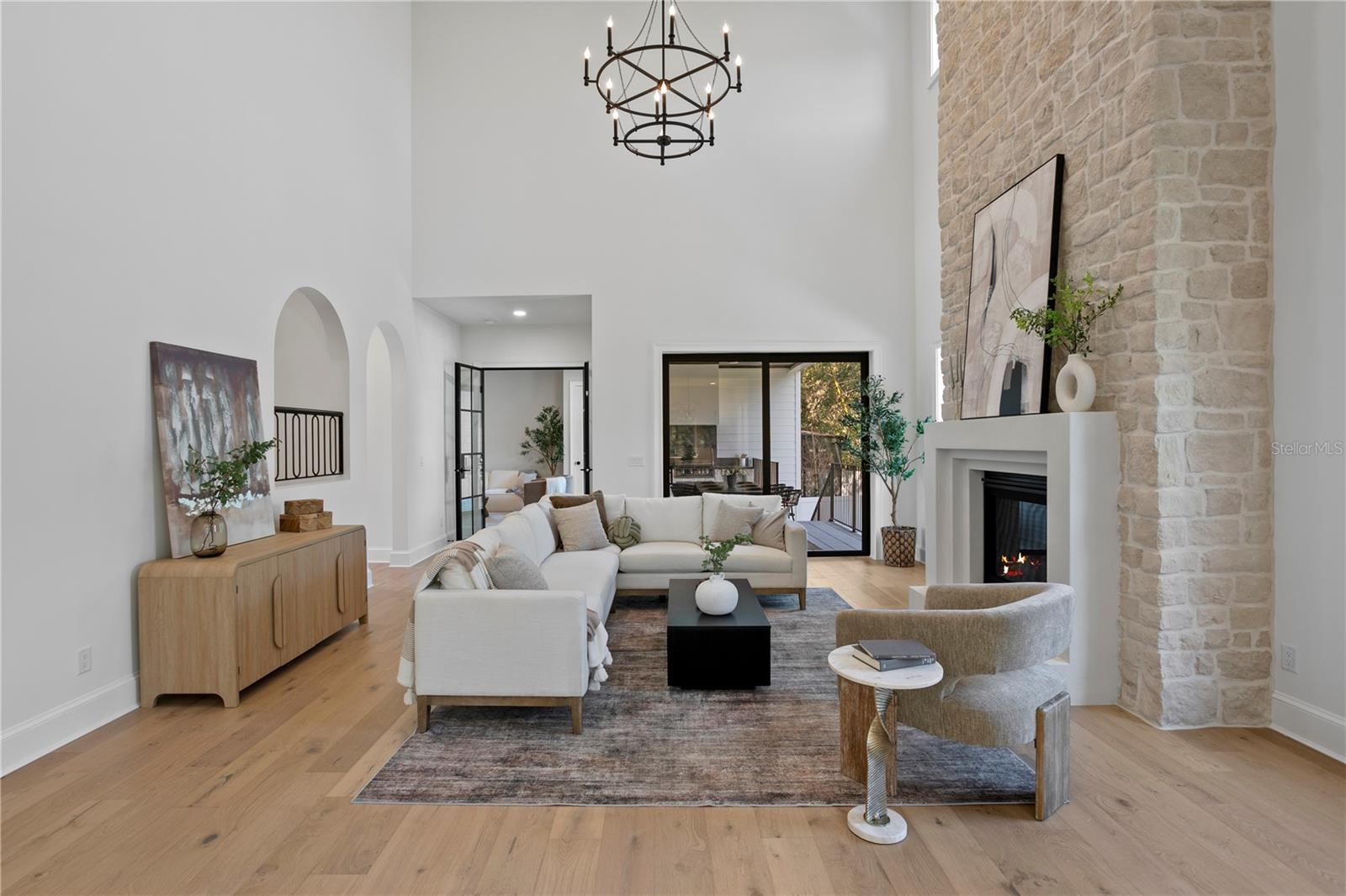 Listing photo id 15 for 4633 Lowell Avenue