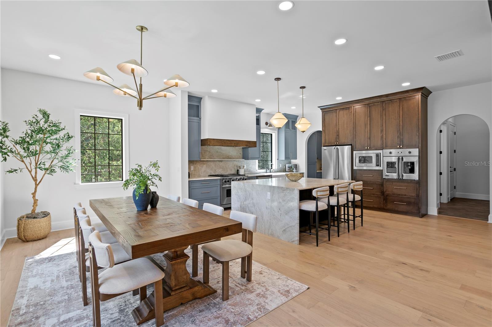 Listing photo id 18 for 4633 Lowell Avenue