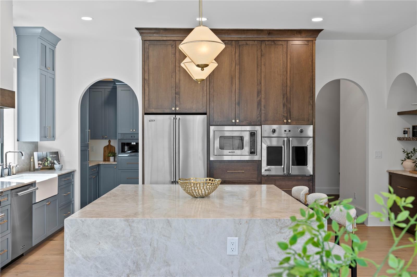 Listing photo id 21 for 4633 Lowell Avenue