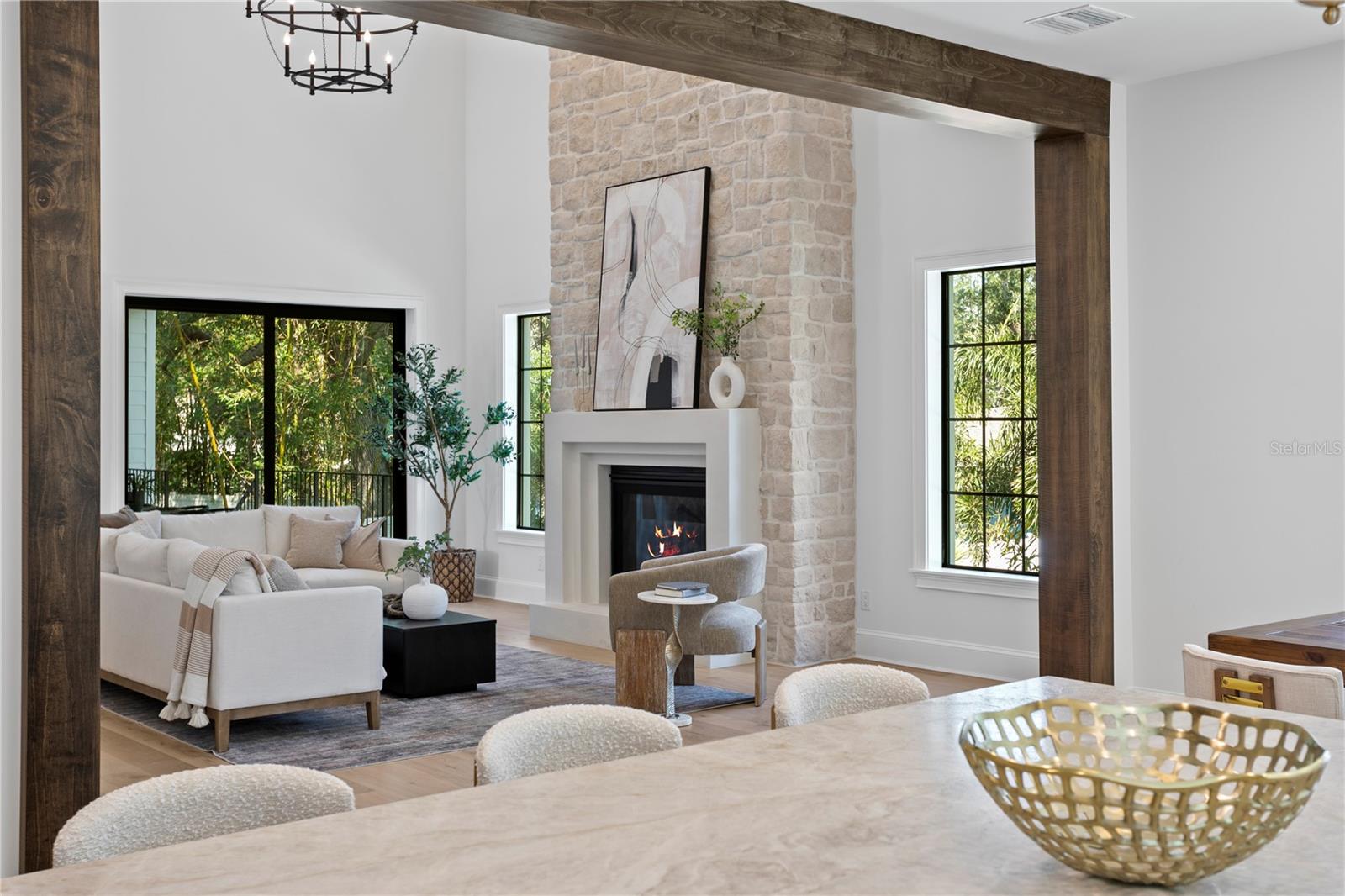 Listing photo id 26 for 4633 Lowell Avenue