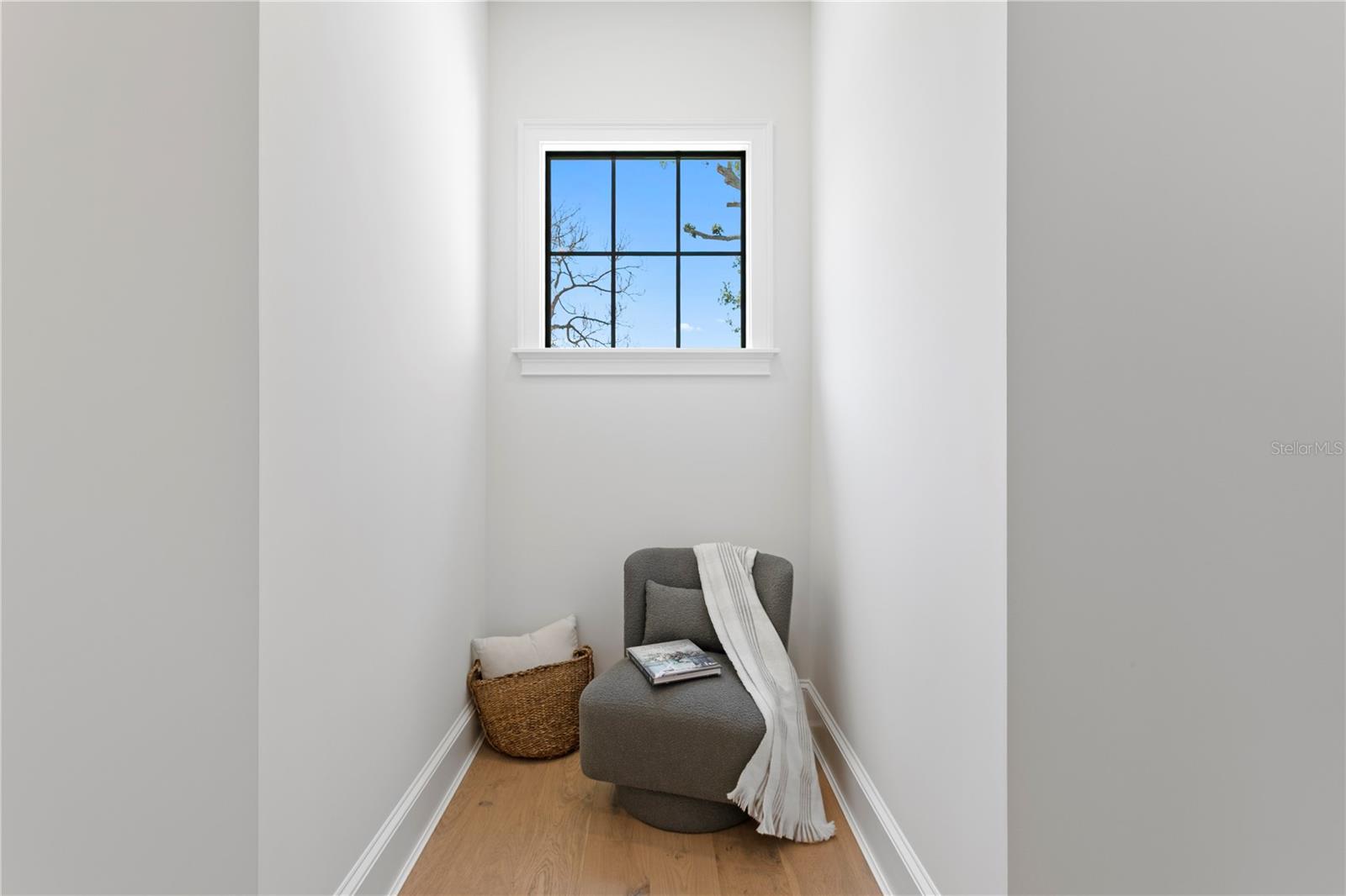 Listing photo id 41 for 4633 Lowell Avenue