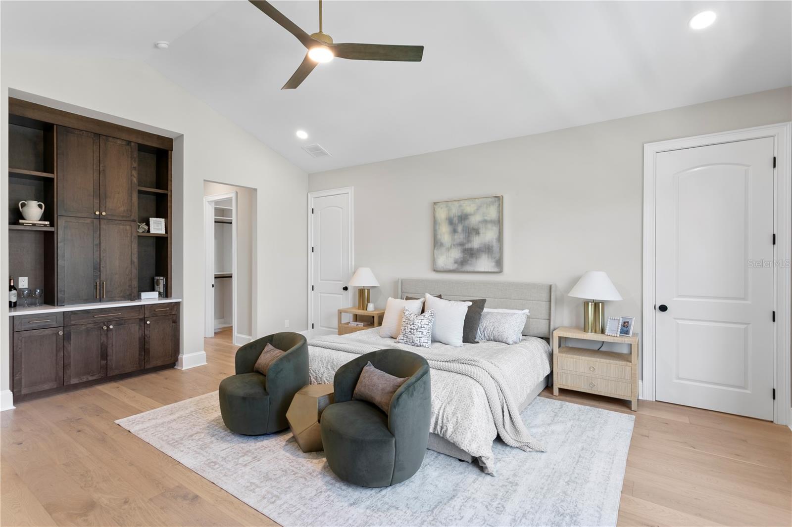 Listing photo id 45 for 4633 Lowell Avenue