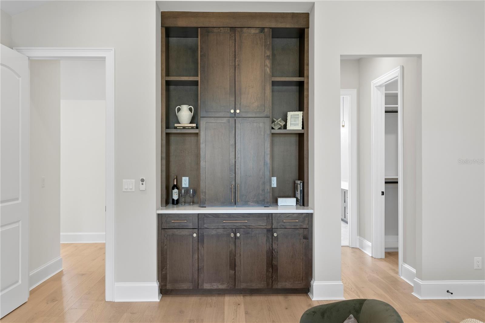 Listing photo id 46 for 4633 Lowell Avenue