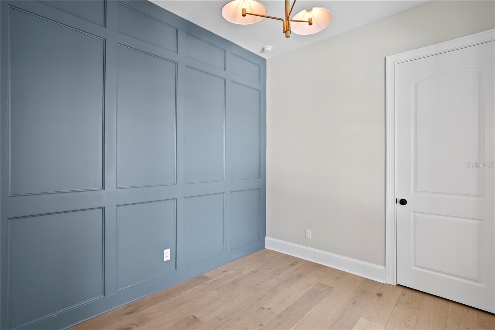 Listing photo id 4 for 4633 Lowell Avenue