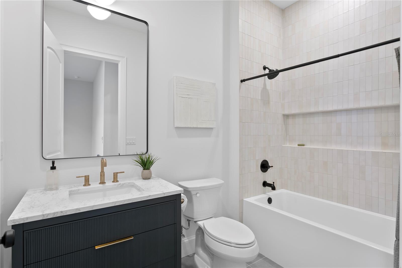 Listing photo id 60 for 4633 Lowell Avenue