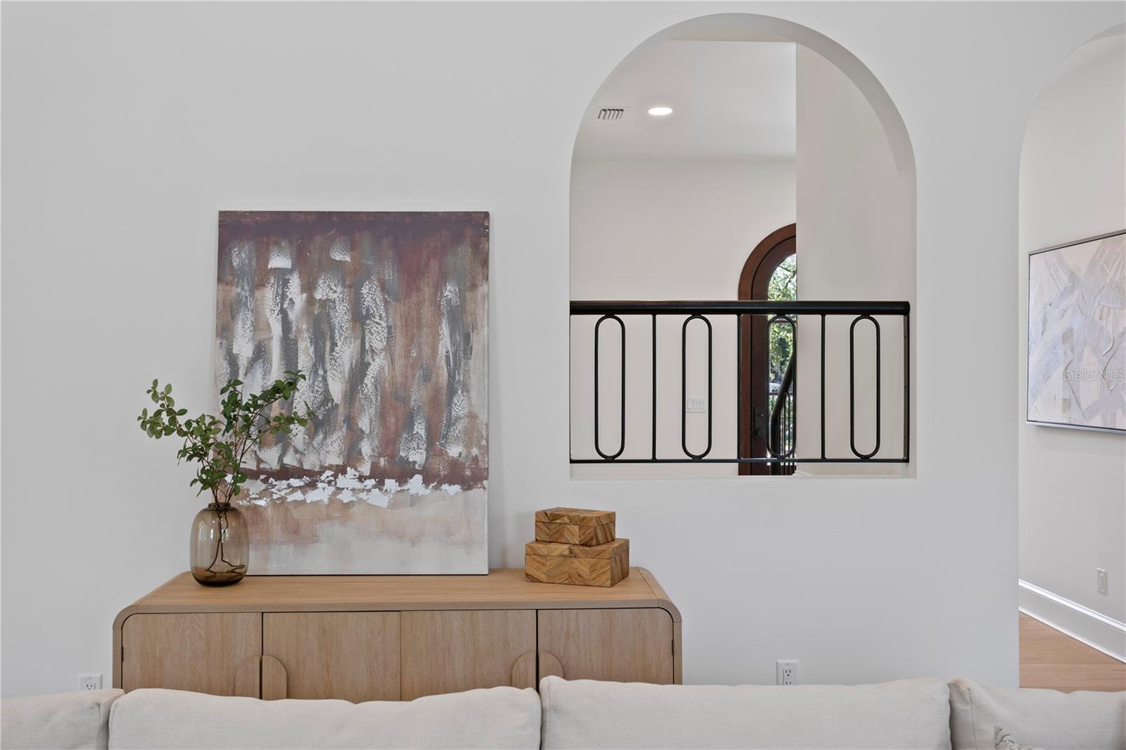 Listing photo id 7 for 4633 Lowell Avenue