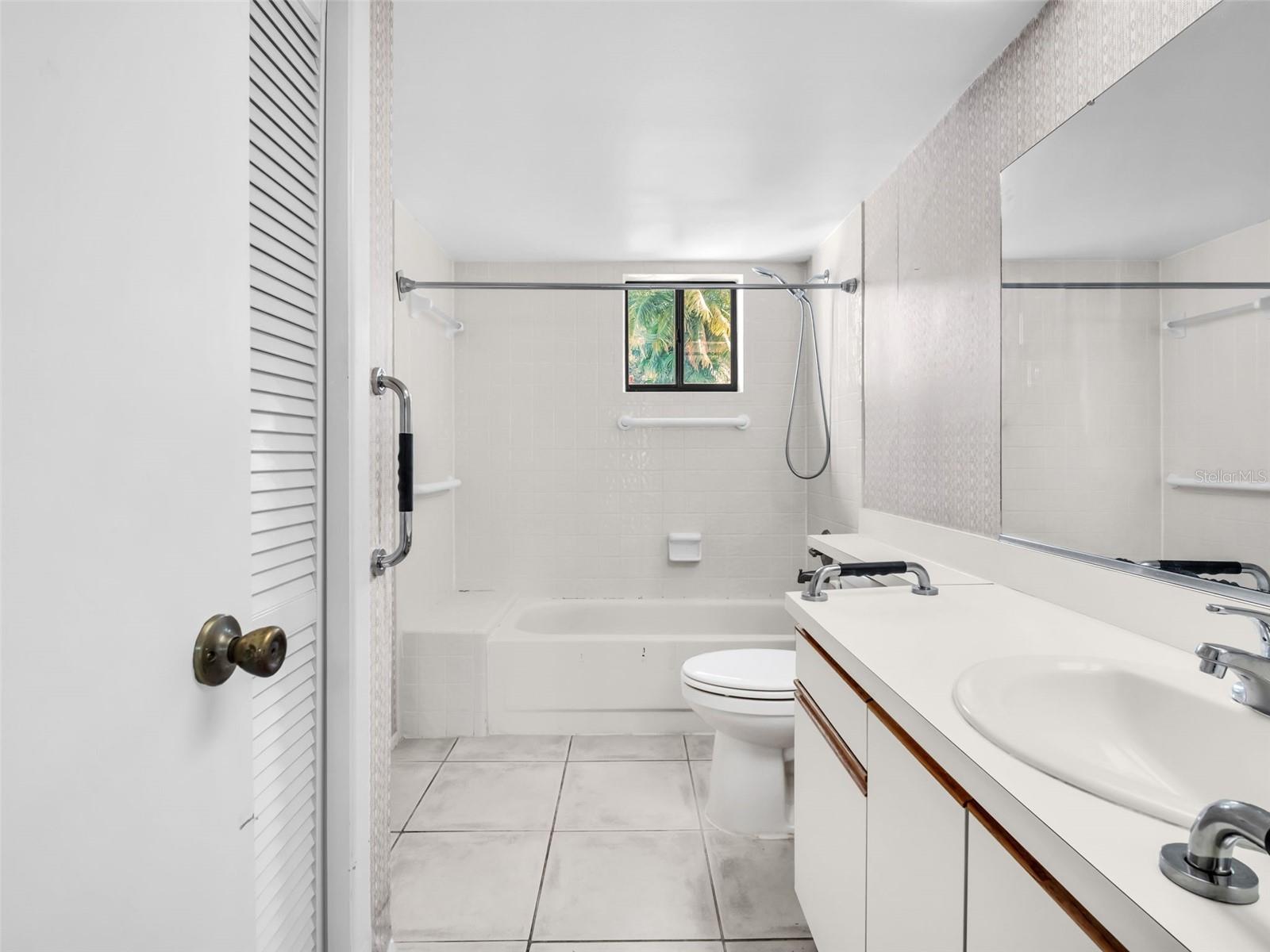 Image 11 of 67 For 1202 Palm Drive