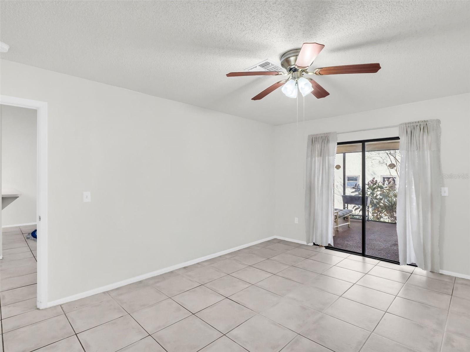 Image 13 of 67 For 1202 Palm Drive