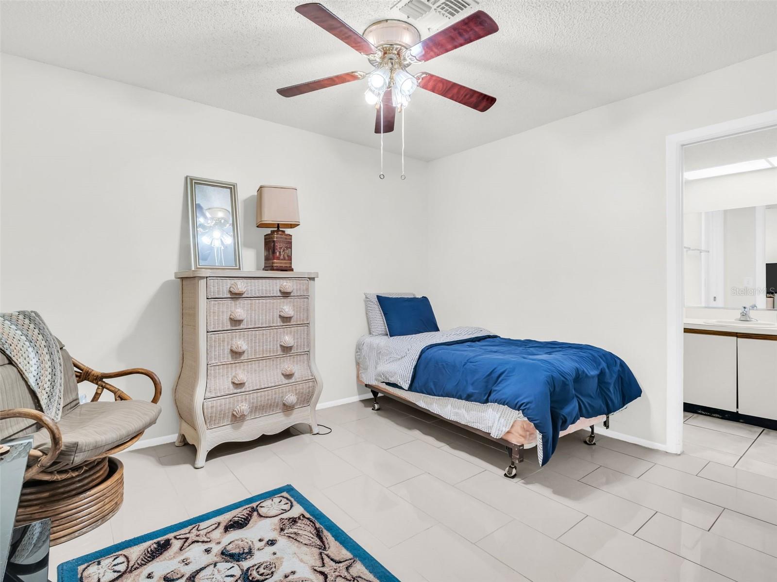 Image 18 of 67 For 1202 Palm Drive