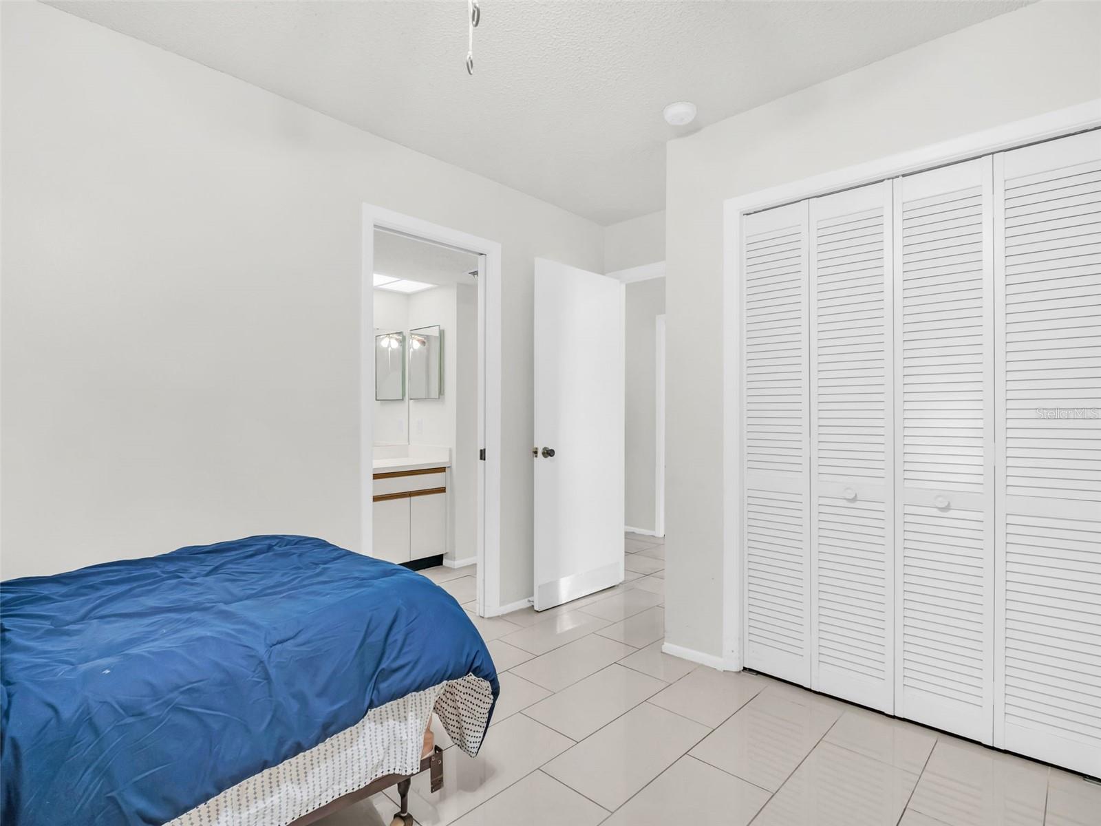 Image 21 of 67 For 1202 Palm Drive