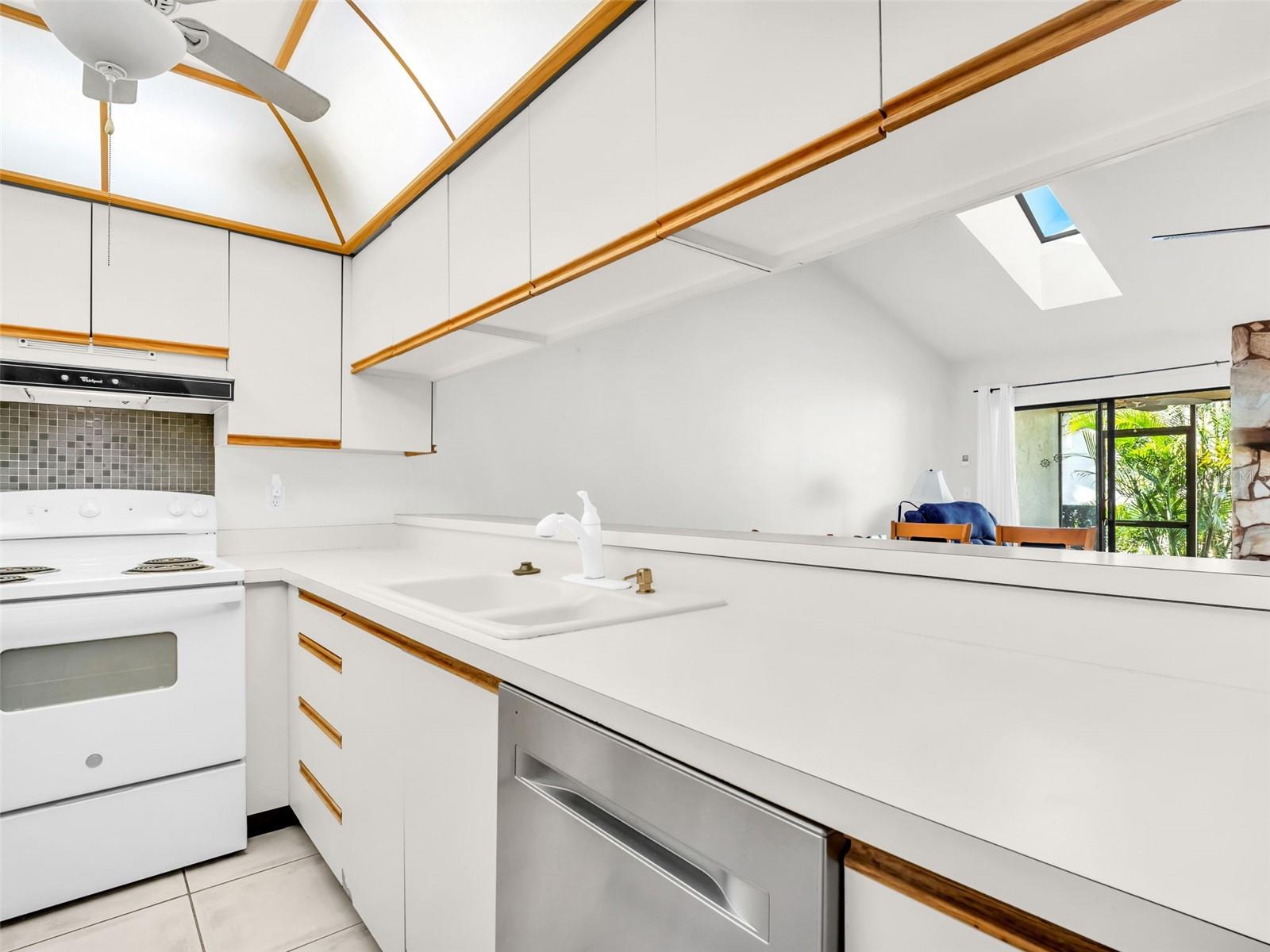 Image 29 of 67 For 1202 Palm Drive