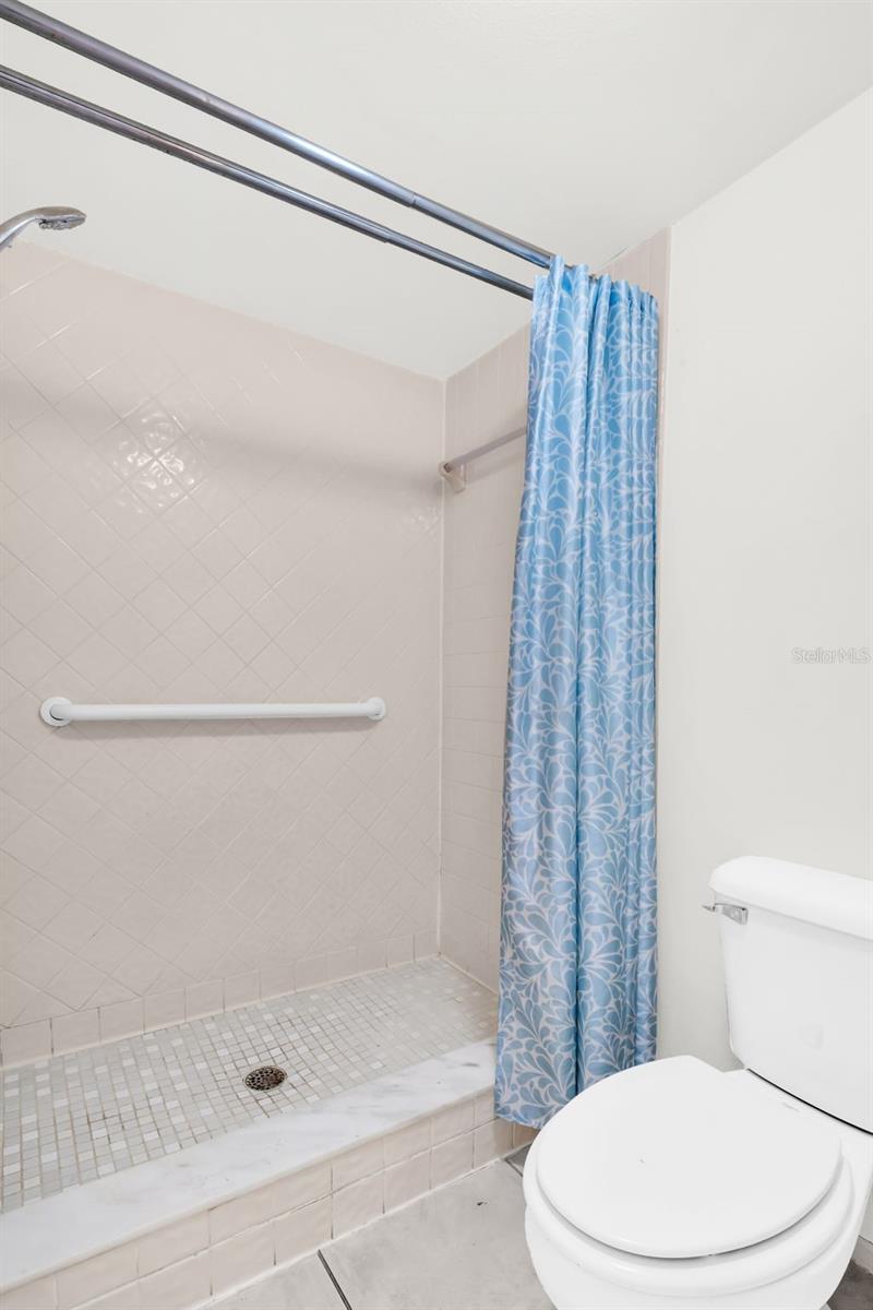 Image 33 of 67 For 1202 Palm Drive