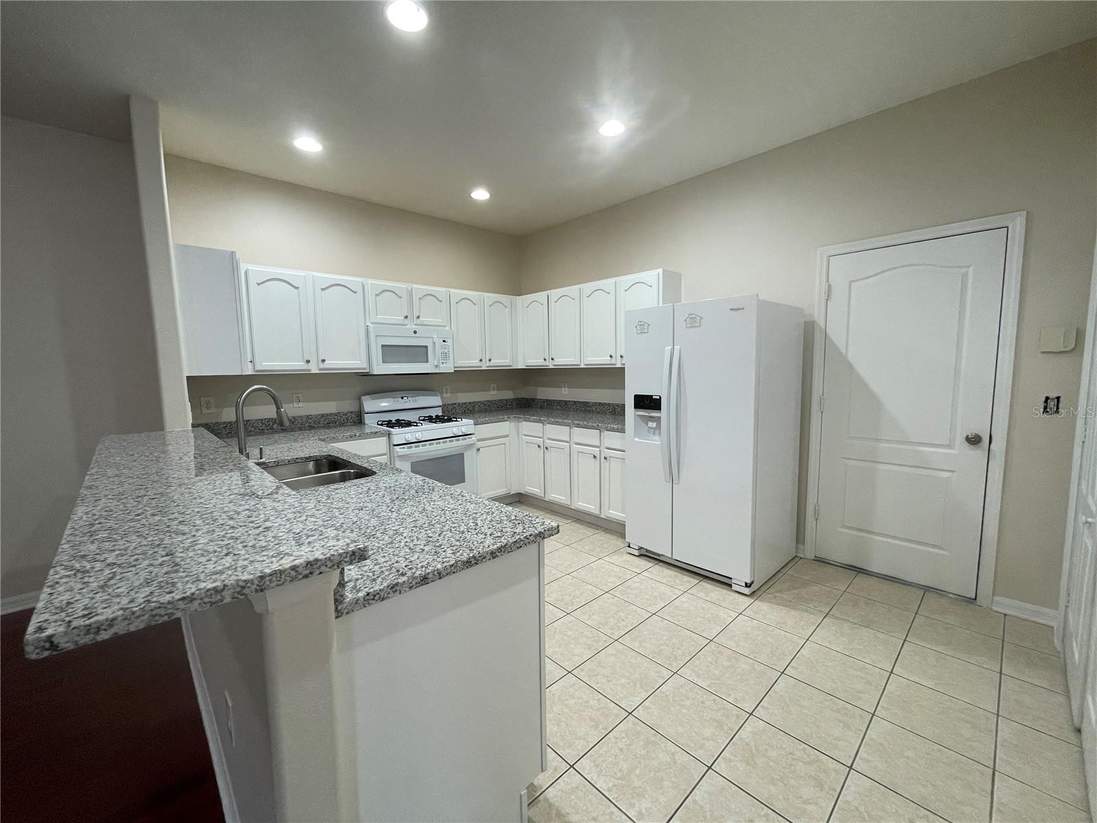 Listing photo id 5 for 1228 Bensbrooke Dr